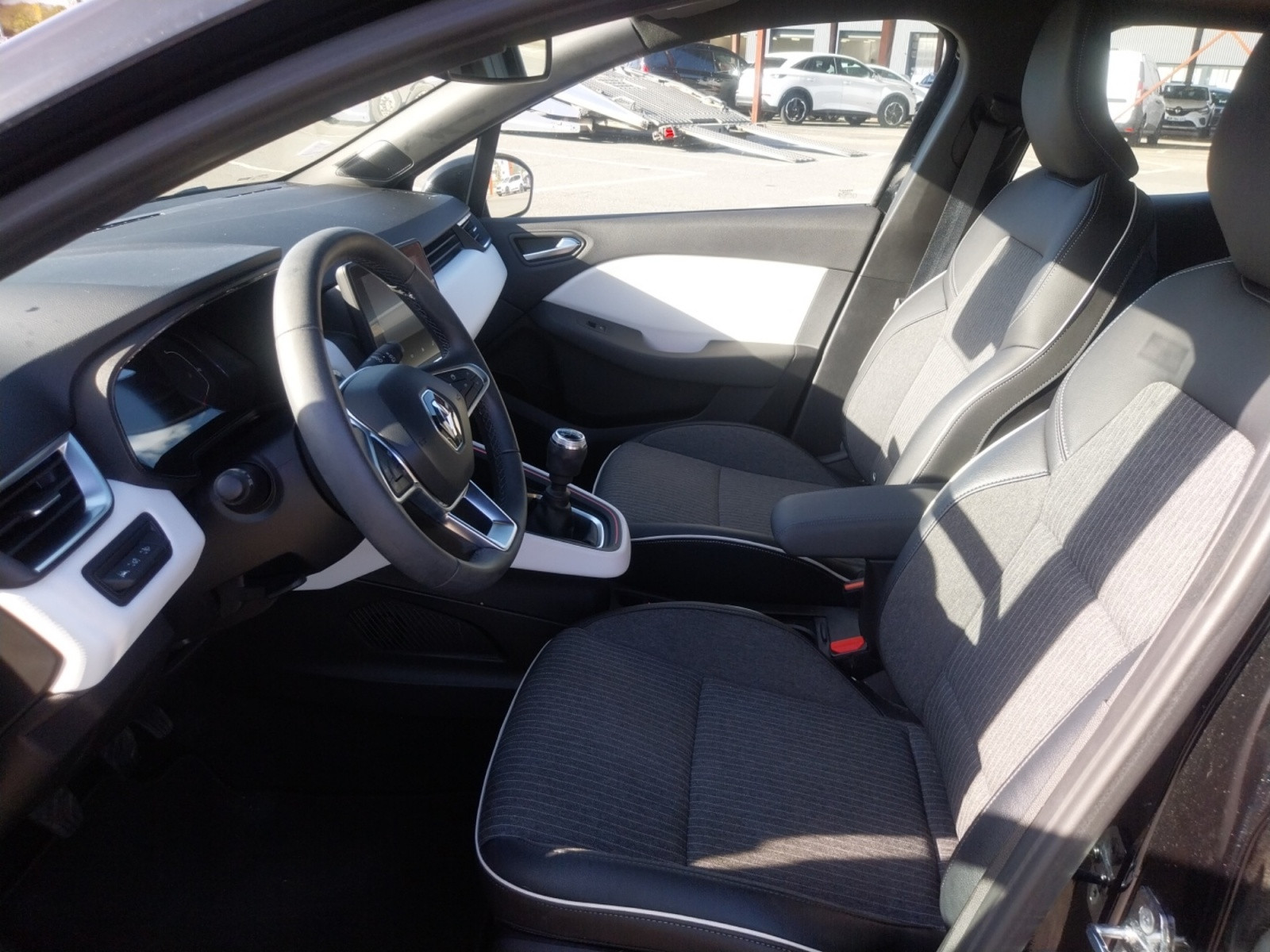Vente en ligne Renault Clio 5 Clio TCe 90 - 21N au prix de 14 290 €