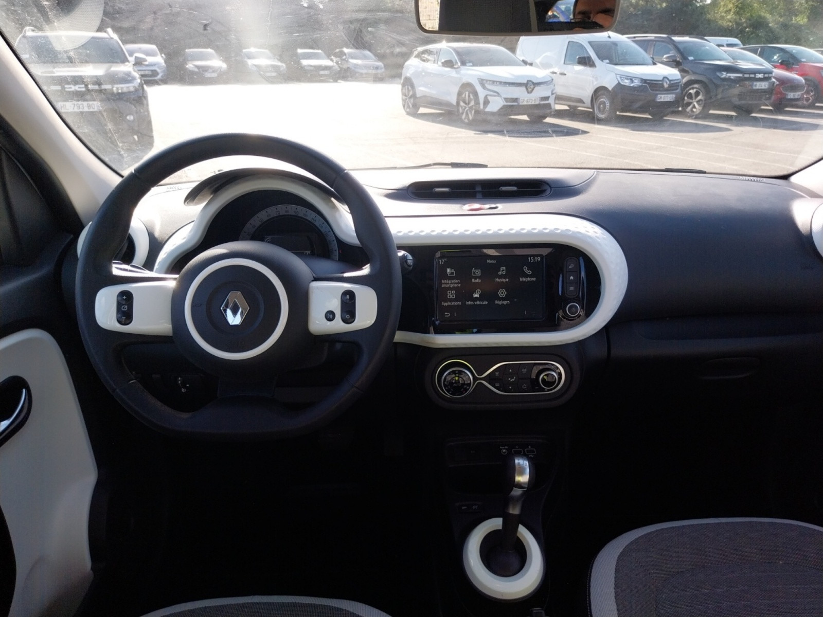 Vente en ligne Renault Twingo Electrique Twingo III E-Tech au prix de 13 690 €