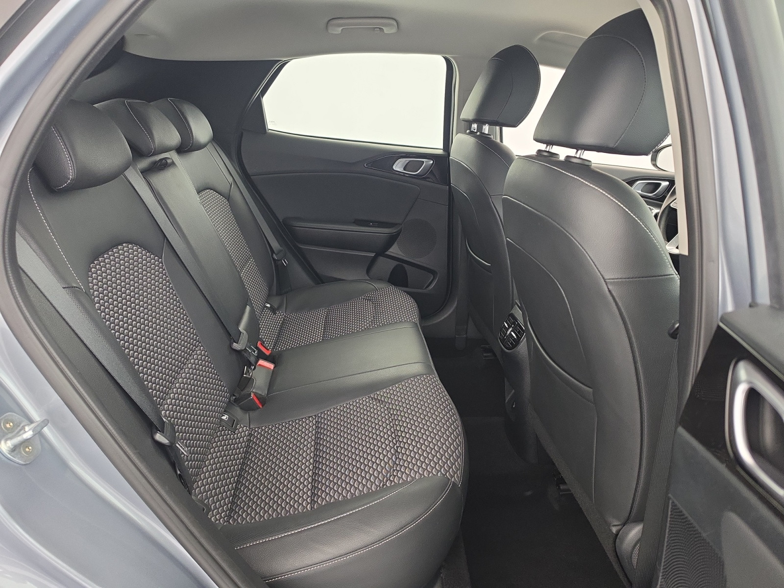 Vente en ligne Kia XCeed XCeed 1.5l T-GDi 160 ch DCT7 au prix de 19 990 €