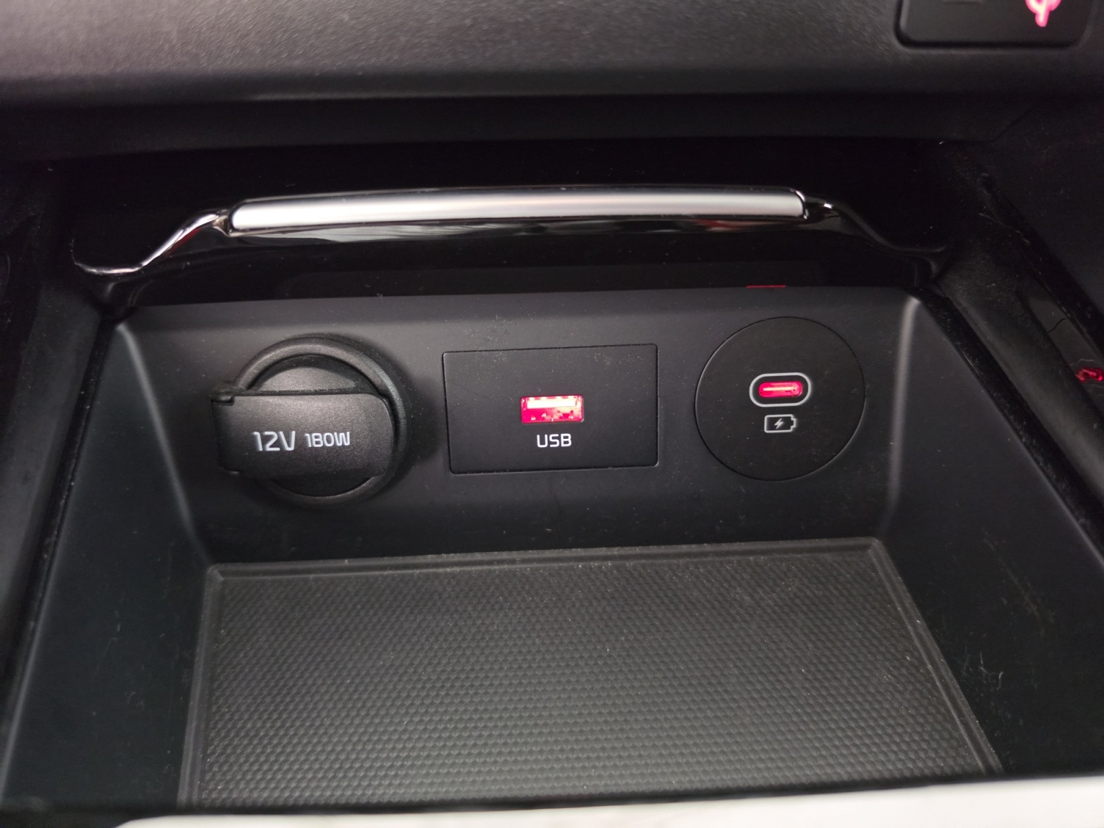Vente en ligne Kia XCeed XCeed 1.5l T-GDi 160 ch DCT7 au prix de 19 990 €