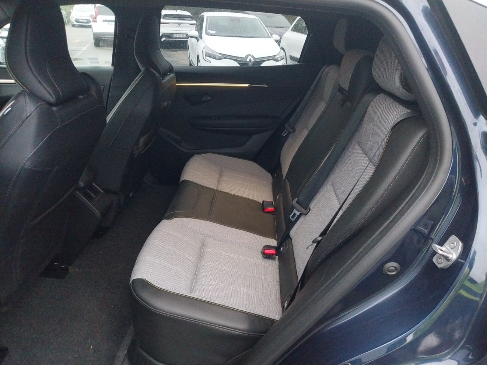 Vente en ligne Renault Scenic E-Tech Scenic E-Tech électrique 220 ch grande autonomie au prix de 37 990 €