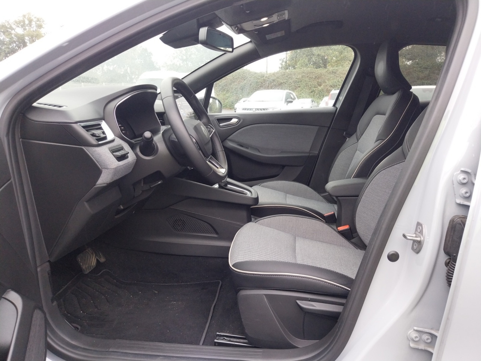 Vente en ligne Renault Clio 5 Clio E-Tech full hybrid 145 ch GSR2 au prix de 19 490 €
