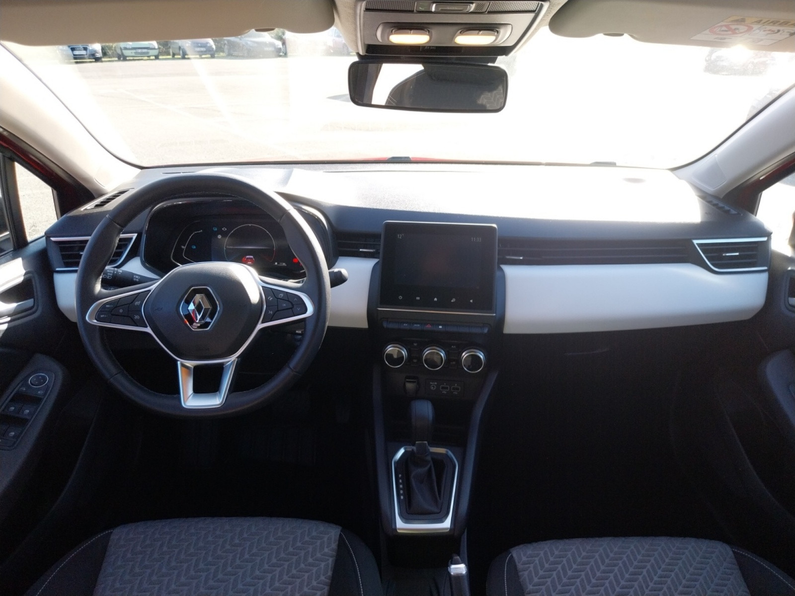 Vente en ligne Renault Clio 5 Clio E-Tech hybride 145 au prix de 17 290 €