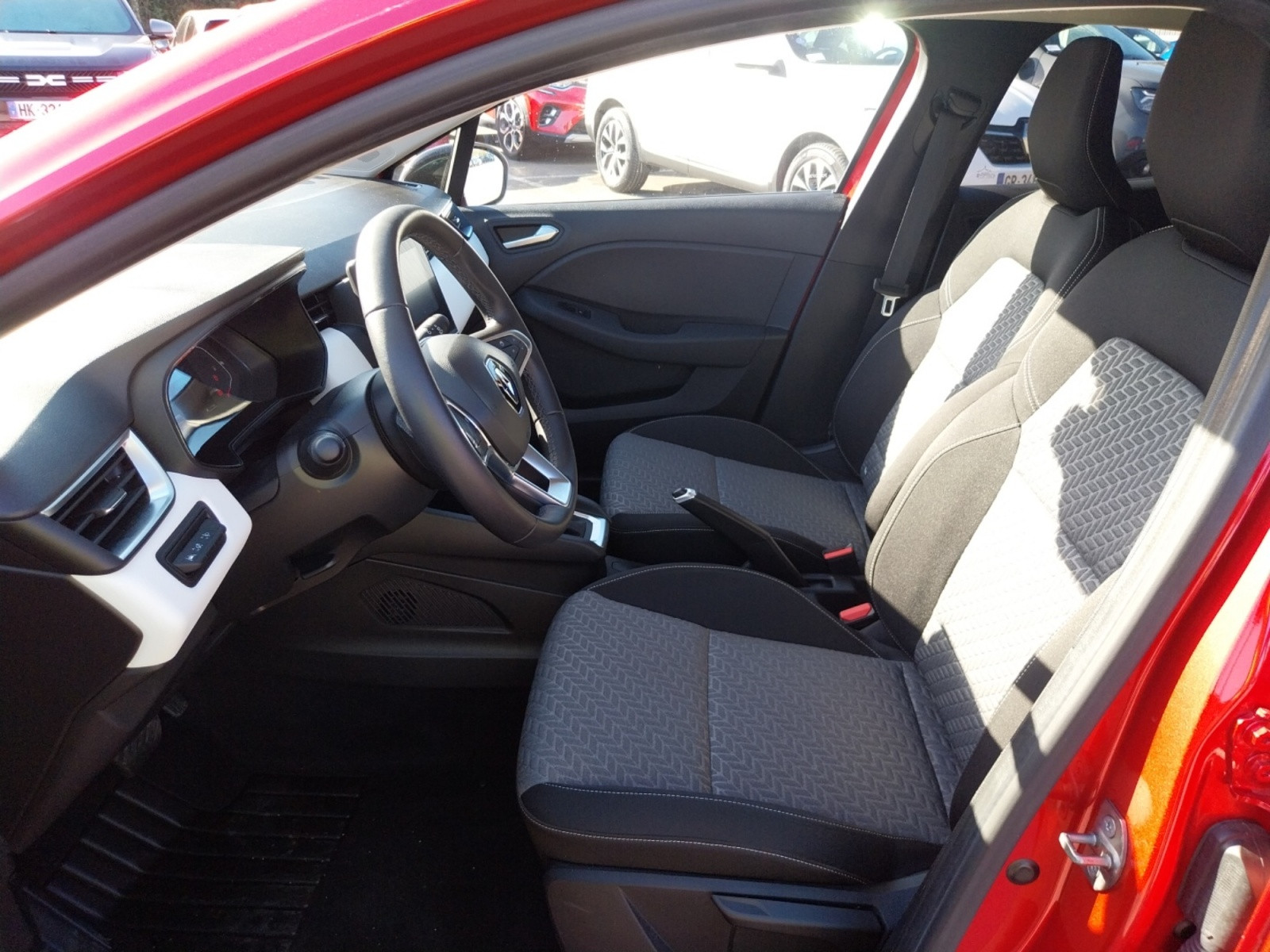 Vente en ligne Renault Clio 5 Clio E-Tech hybride 145 au prix de 17 290 €