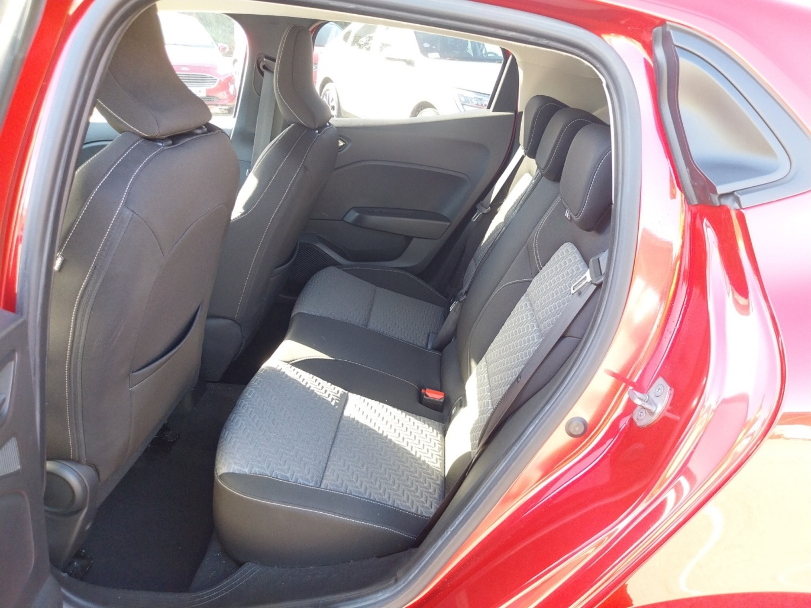 Vente en ligne Renault Clio 5 Clio E-Tech hybride 145 au prix de 17 290 €