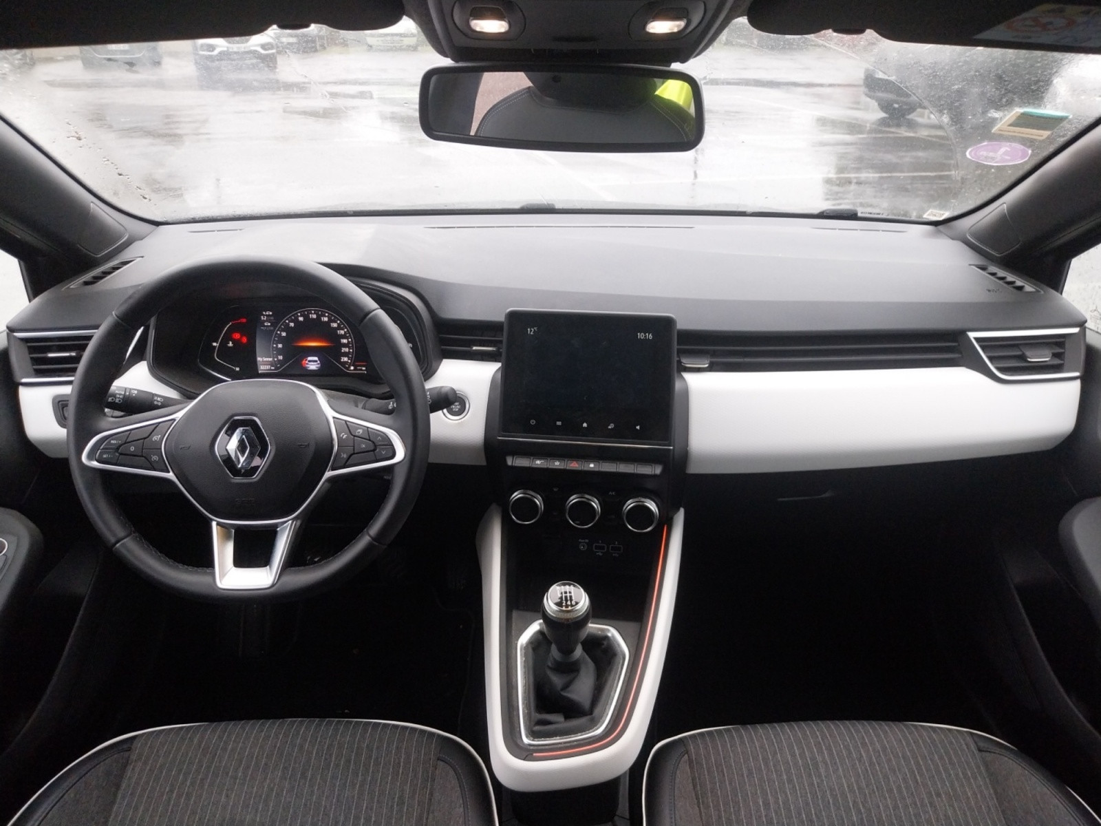 Vente en ligne Renault Clio 5 Clio TCe 90 au prix de 15 290 €