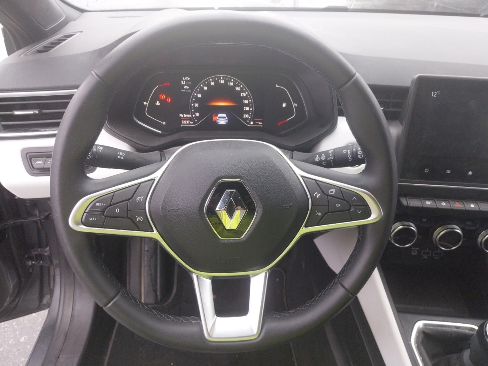 Vente en ligne Renault Clio 5 Clio TCe 90 au prix de 15 290 €
