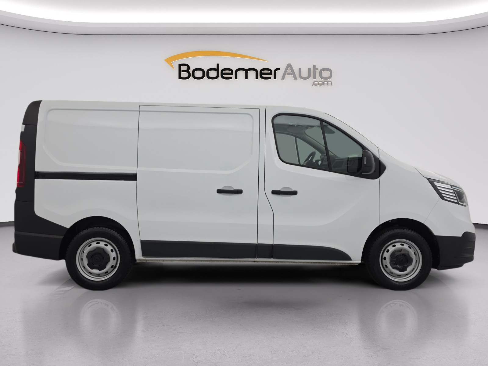 Vente en ligne Renault Trafic 3 Fourgon TRAFIC FGN L1H1 3000 KG BLUE DCI 130 au prix de 22 590 €