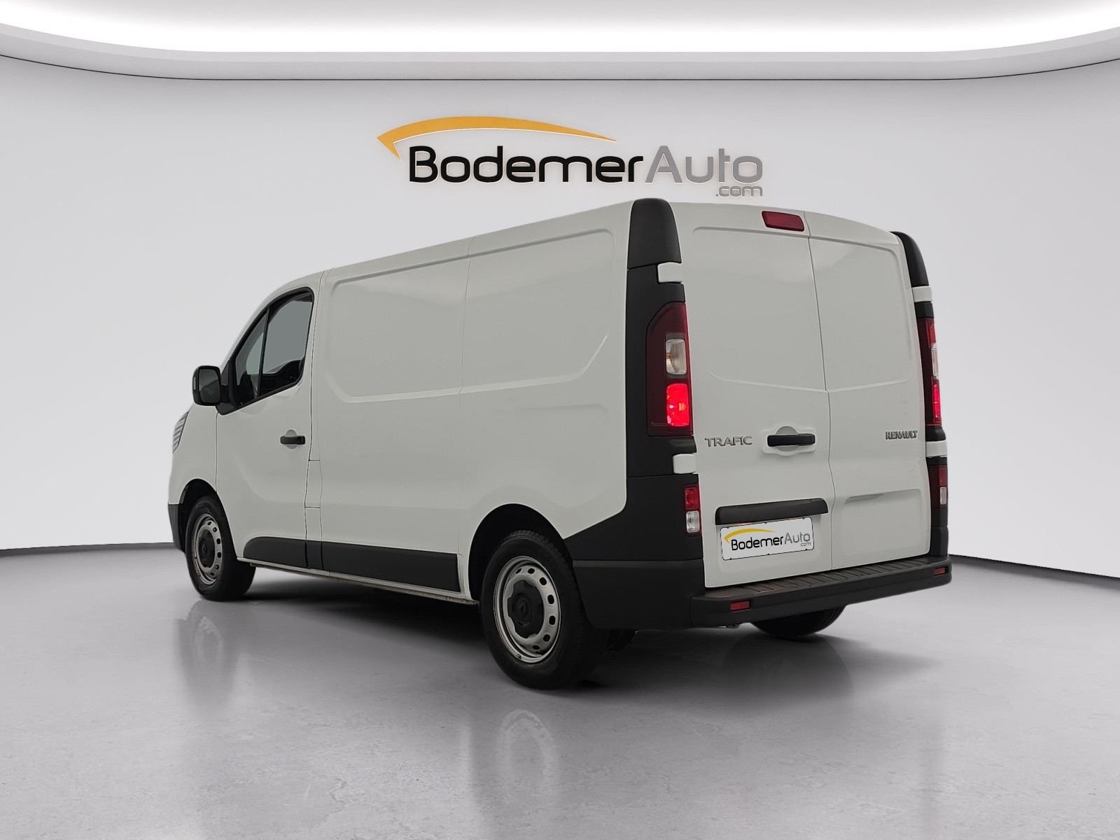 Vente en ligne Renault Trafic 3 Fourgon TRAFIC FGN L1H1 3000 KG BLUE DCI 130 au prix de 22 590 €