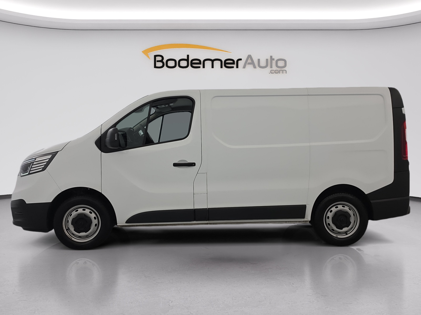 Vente en ligne Renault Trafic 3 Fourgon TRAFIC FGN L1H1 3000 KG BLUE DCI 130 au prix de 22 590 €