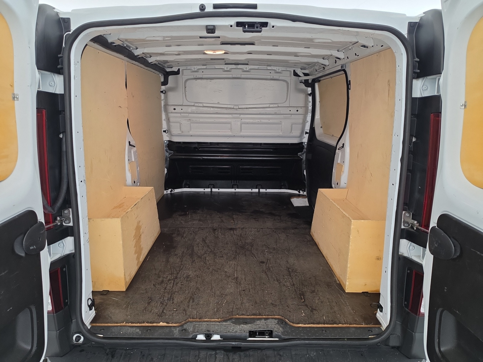 Vente en ligne Renault Trafic 3 Fourgon TRAFIC FGN L1H1 3000 KG BLUE DCI 130 au prix de 22 590 €