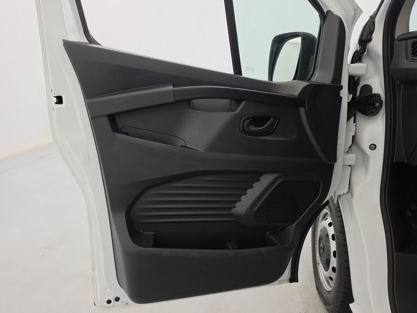 Vente en ligne Renault Trafic 3 Fourgon TRAFIC FGN L1H1 3000 KG BLUE DCI 130 au prix de 22 590 €