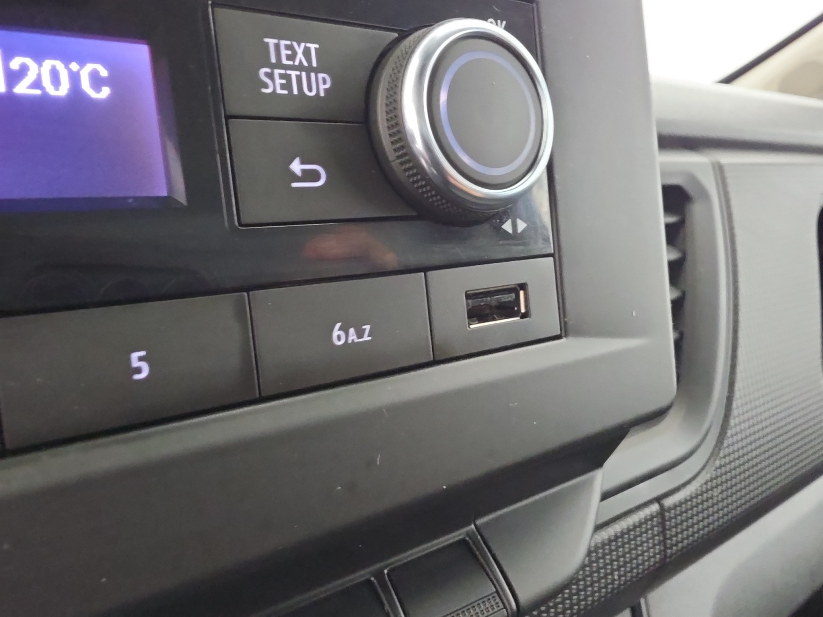 Vente en ligne Renault Trafic 3 Fourgon TRAFIC FGN L1H1 3000 KG BLUE DCI 130 au prix de 22 590 €