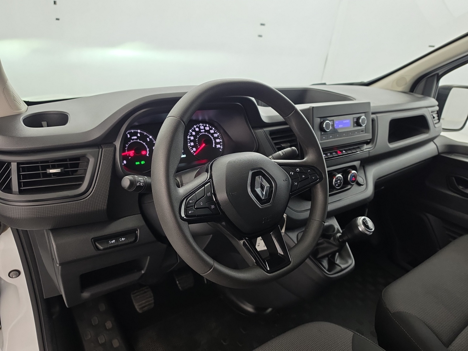 Vente en ligne Renault Trafic 3 Fourgon TRAFIC FGN L1H1 3000 KG BLUE DCI 130 au prix de 22 590 €