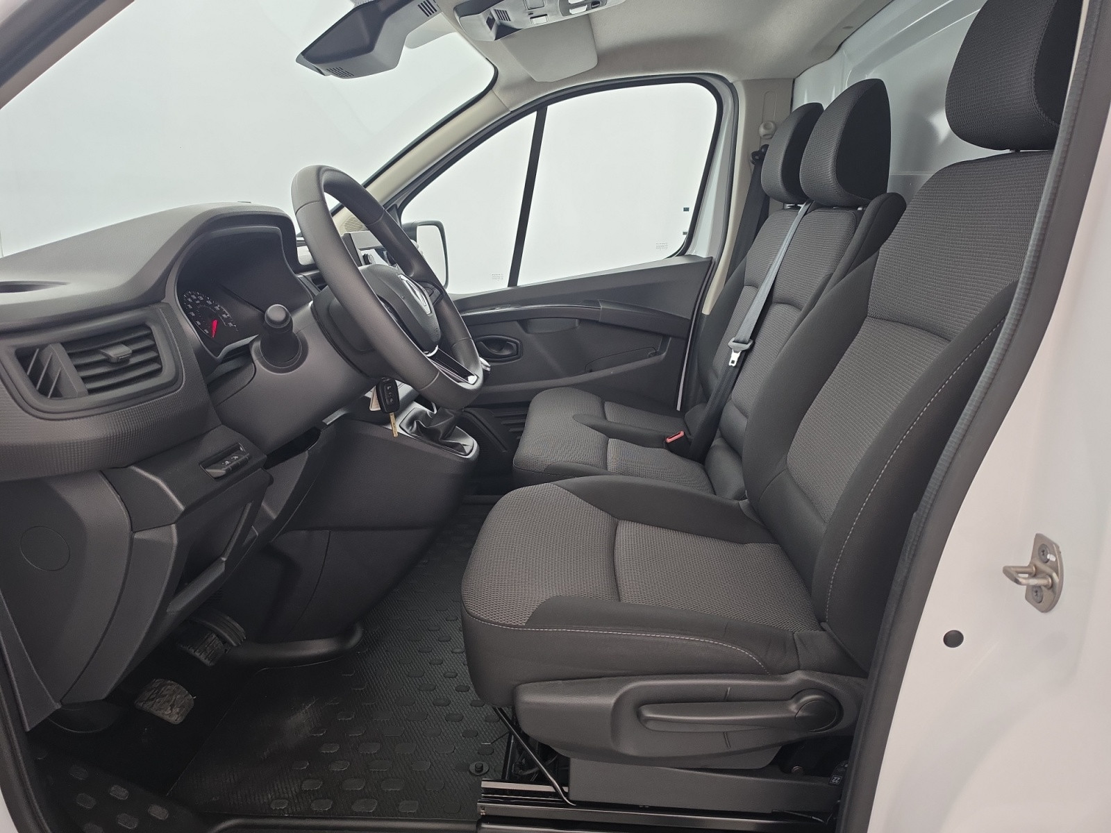 Vente en ligne Renault Trafic 3 Fourgon TRAFIC FGN L1H1 3000 KG BLUE DCI 130 au prix de 22 590 €