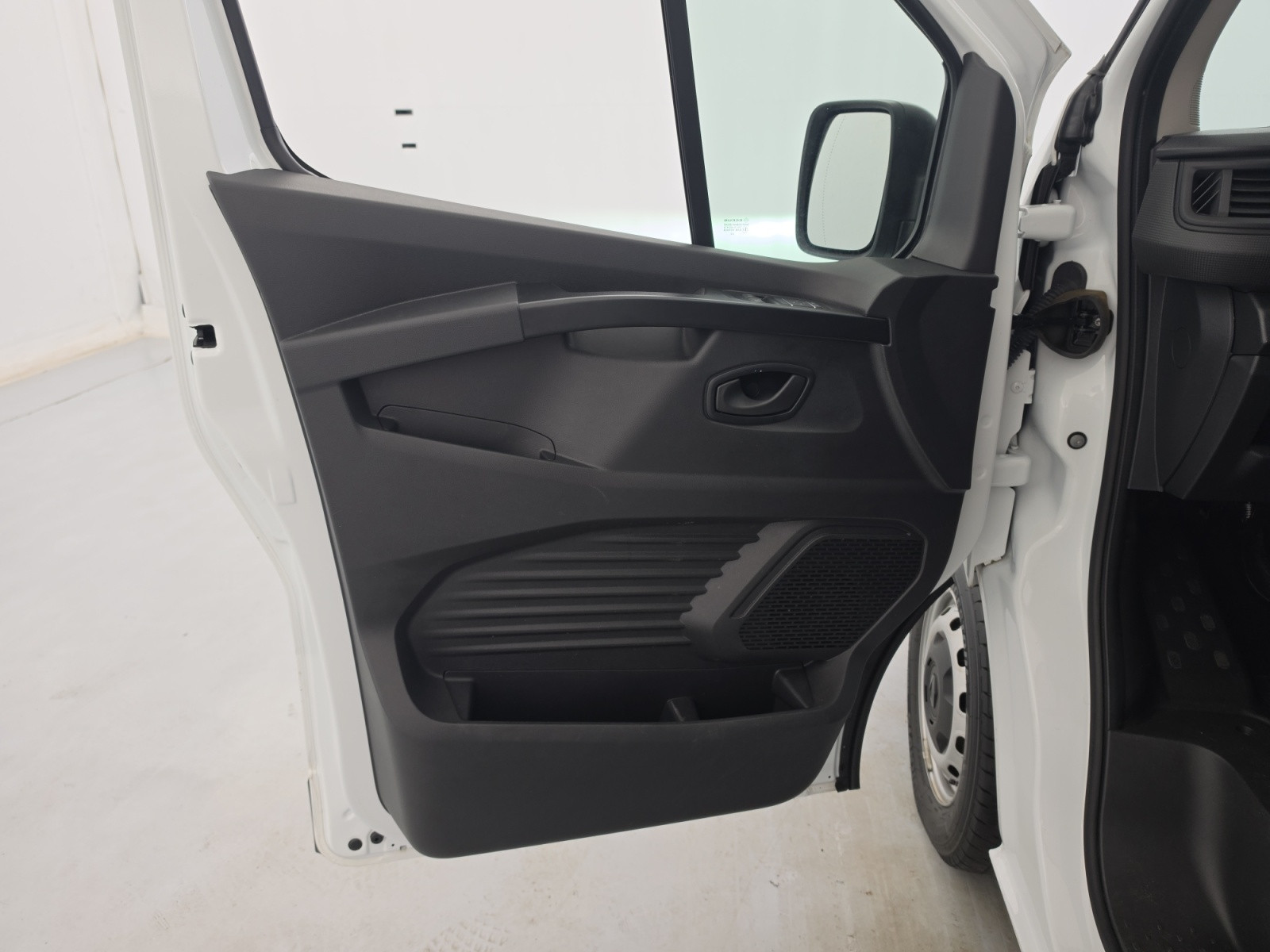 Vente en ligne Renault Trafic 3 Fourgon TRAFIC FGN L1H1 3000 KG BLUE DCI 130 au prix de 22 590 €