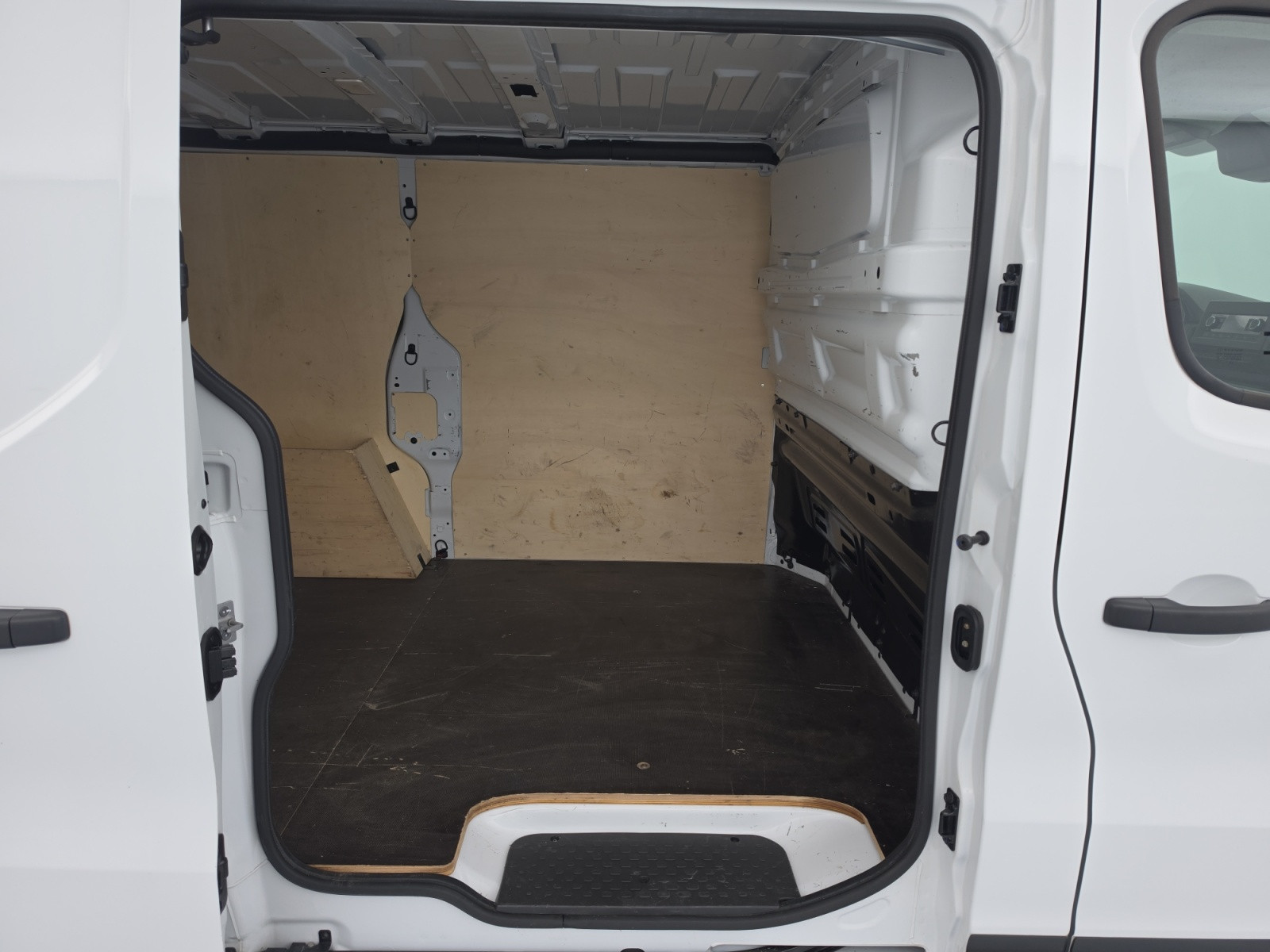 Vente en ligne Renault Trafic 3 Fourgon TRAFIC FGN L1H1 3000 KG BLUE DCI 130 au prix de 22 590 €