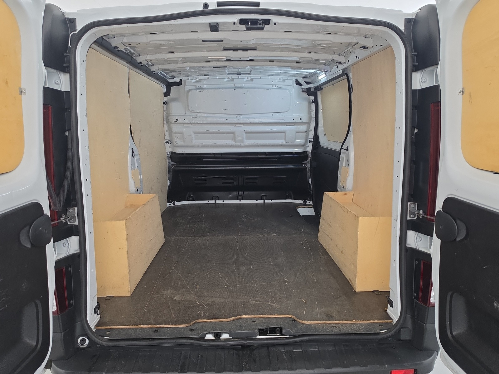 Vente en ligne Renault Trafic 3 Fourgon TRAFIC FGN L1H1 3000 KG BLUE DCI 130 au prix de 22 590 €