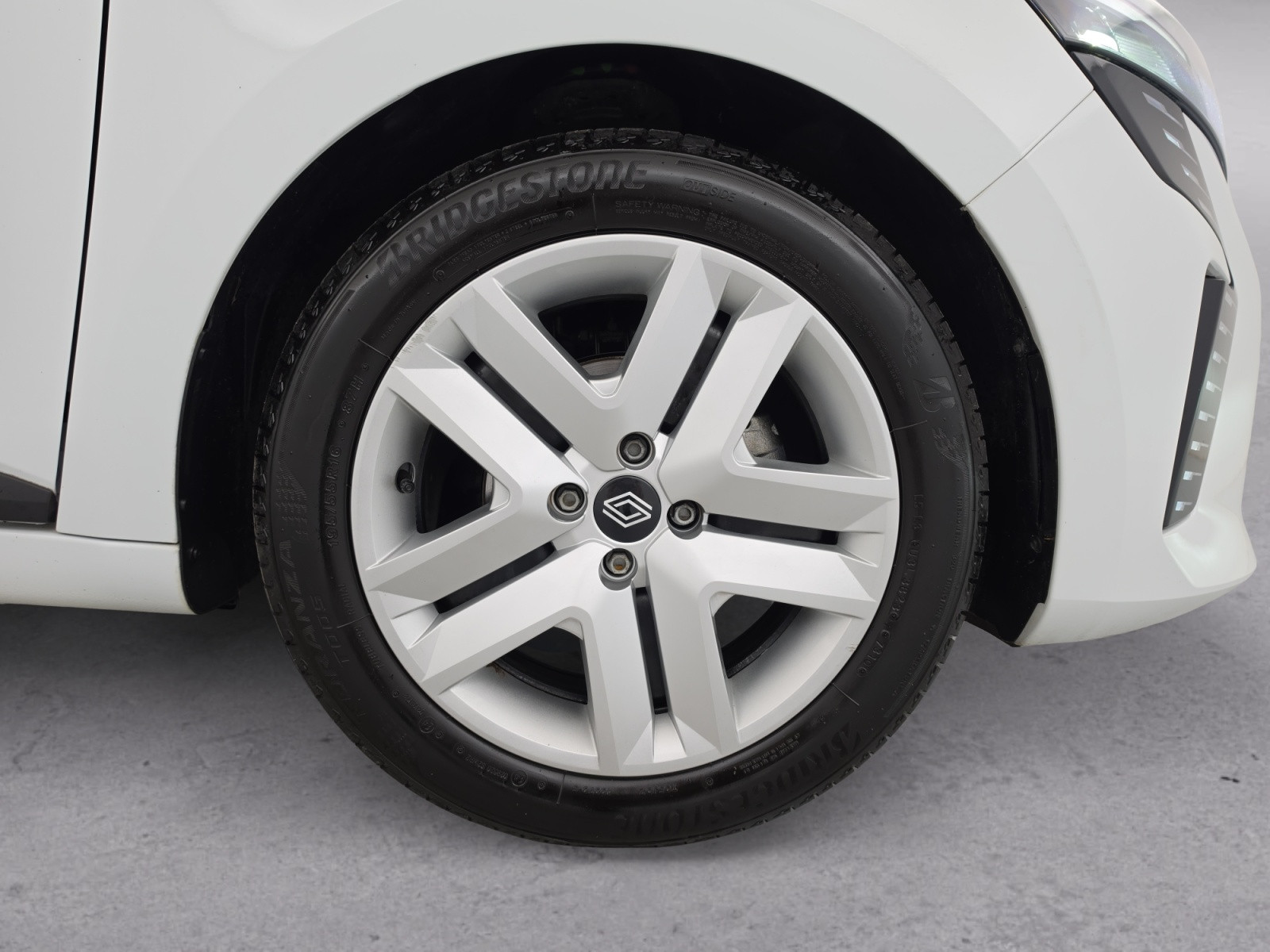 Vente en ligne Renault Clio 5 Clio SCe 65 au prix de 13 290 €