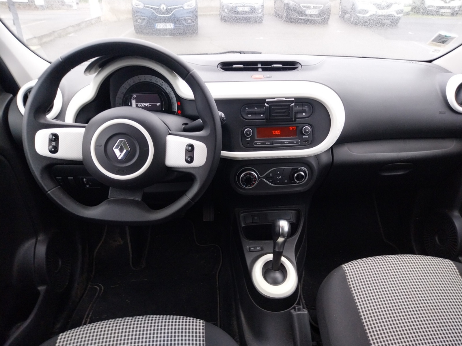 Vente en ligne Renault Twingo Electrique Twingo III E-Tech au prix de 11 490 €