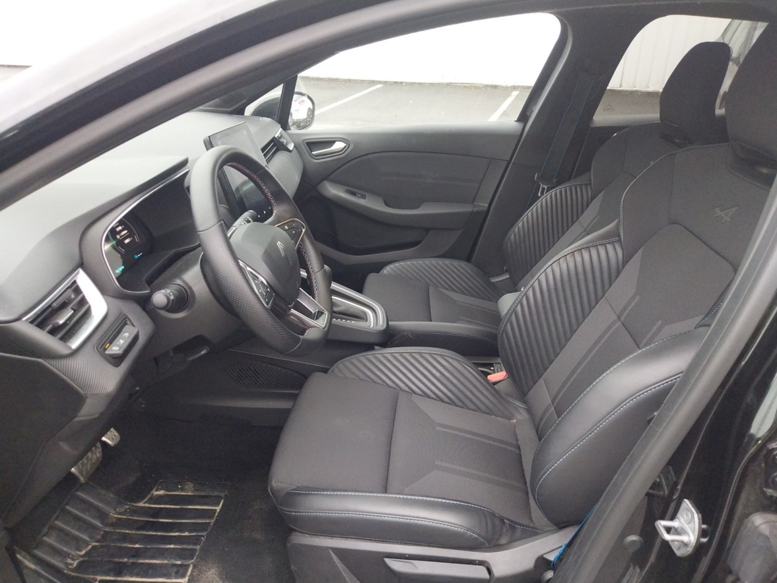 Vente en ligne Renault Clio 5 Clio E-Tech full hybrid 145 ch GSR2 au prix de 21 590 €