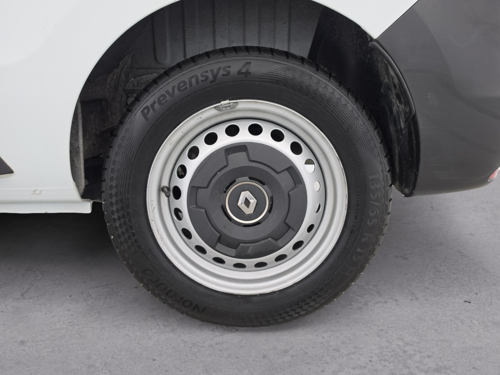 Vente en ligne Renault Express Van  BLUE DCI 95 - 22 au prix de 15 990 €