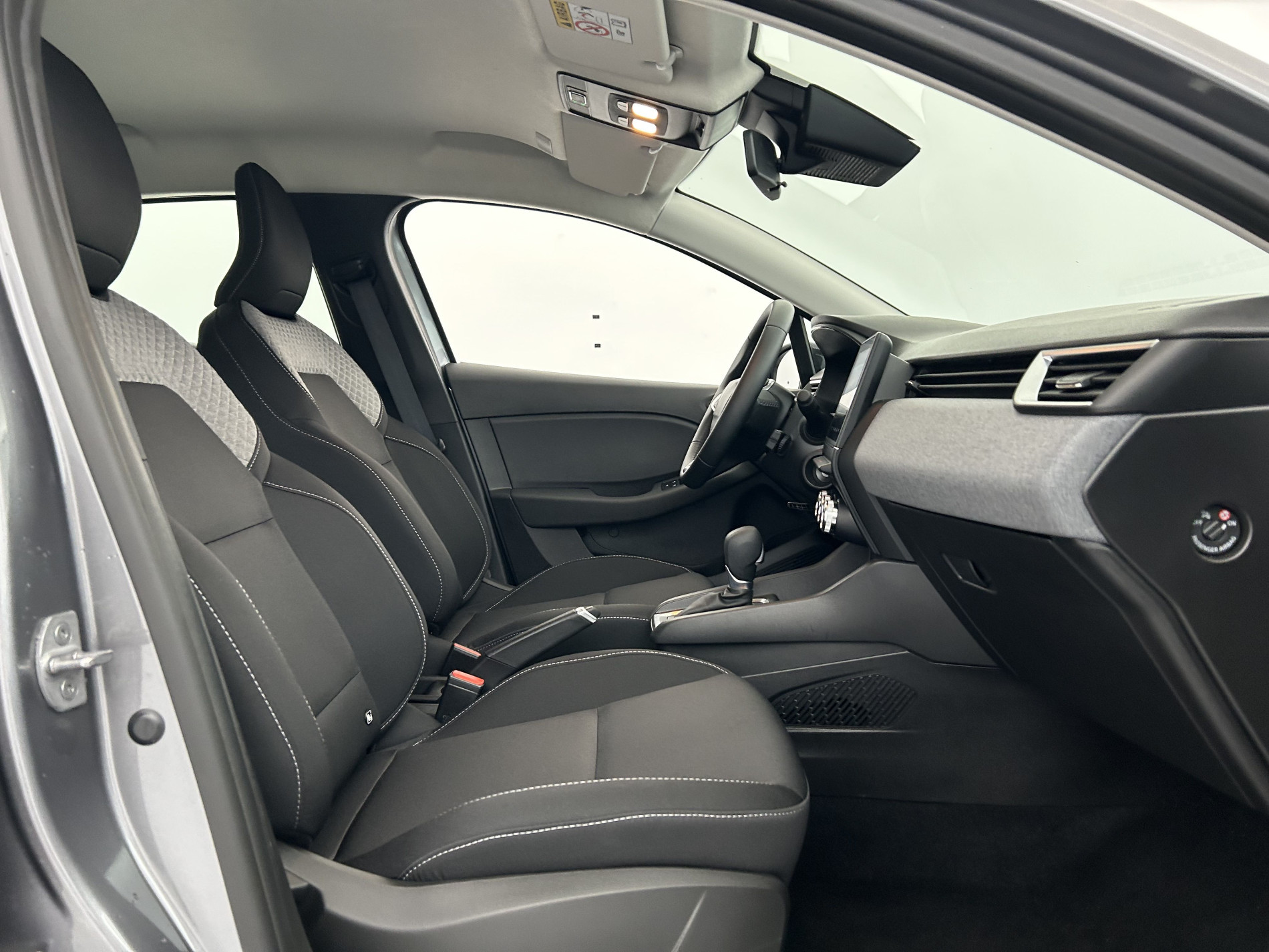 Vente en ligne Renault Clio 5 Clio E-Tech full hybrid 145 ch GSR2 au prix de 18 790 €