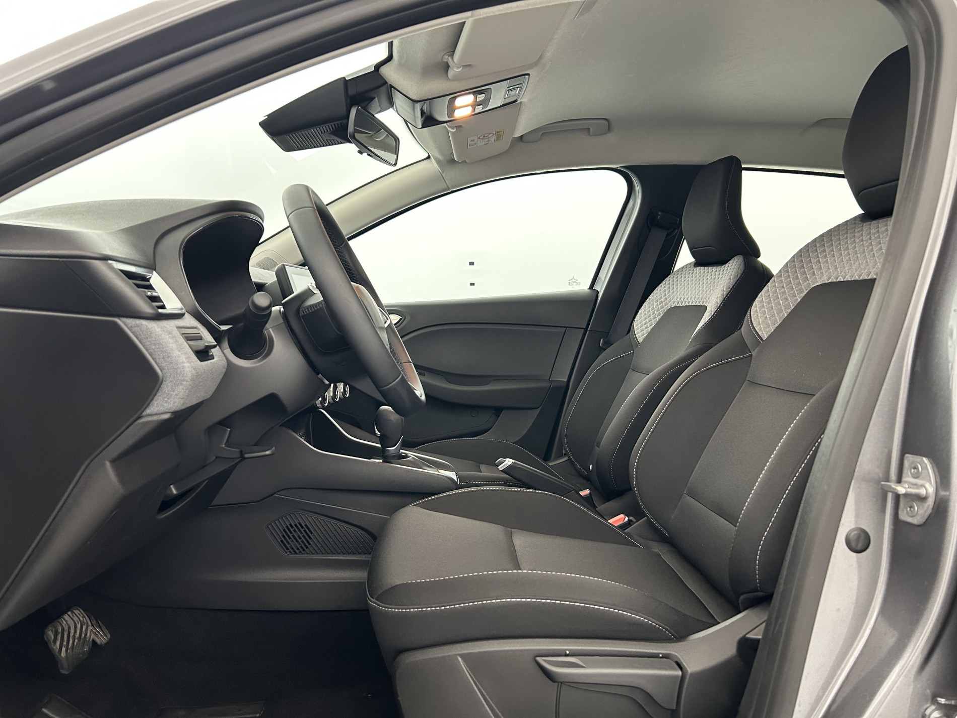 Vente en ligne Renault Clio 5 Clio E-Tech full hybrid 145 ch GSR2 au prix de 18 790 €