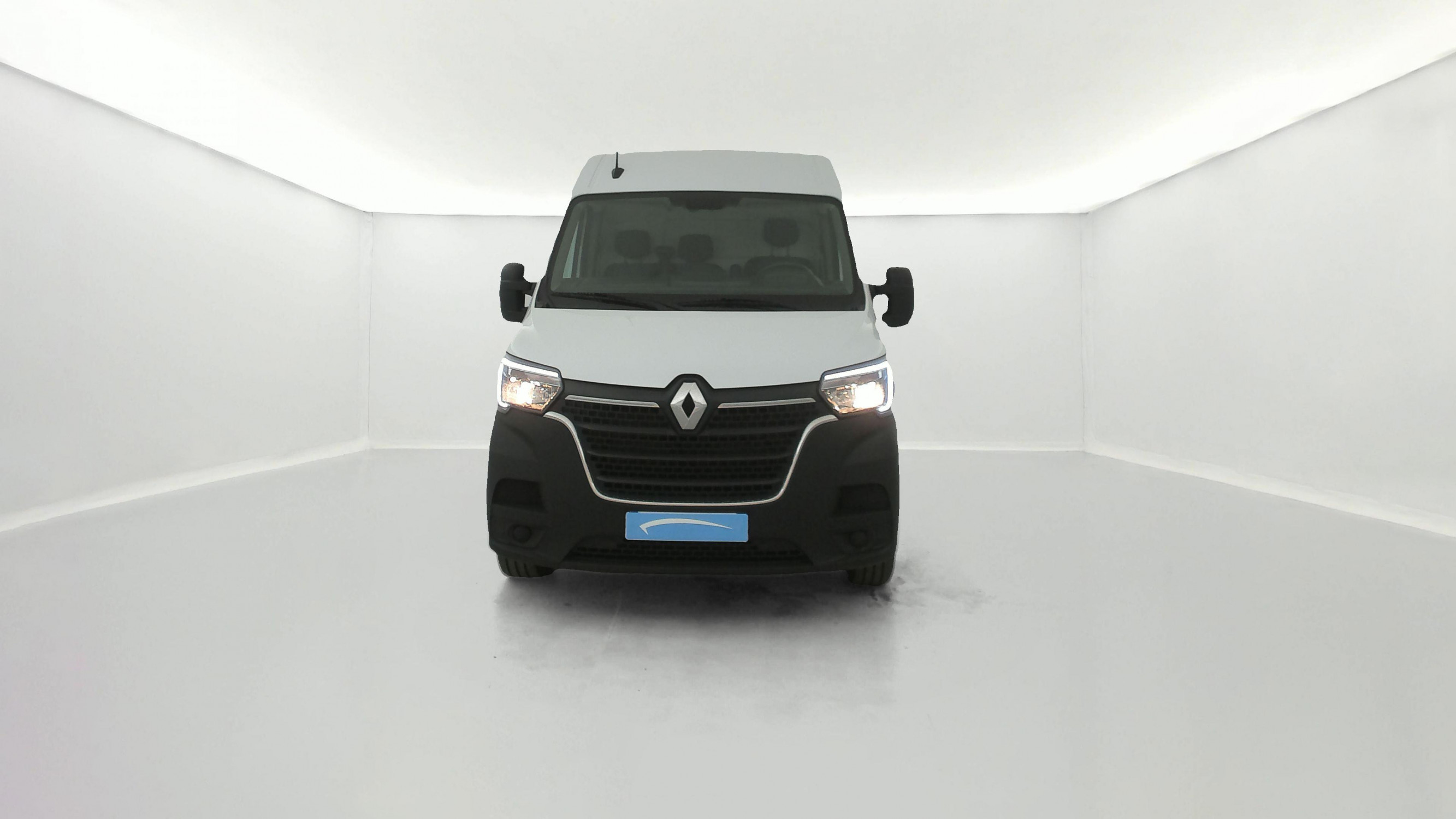 Vente en ligne Renault Master Fourgon MASTER FGN TRAC F3500 L2H2 BLUE DCI 135 au prix de 23 990 €