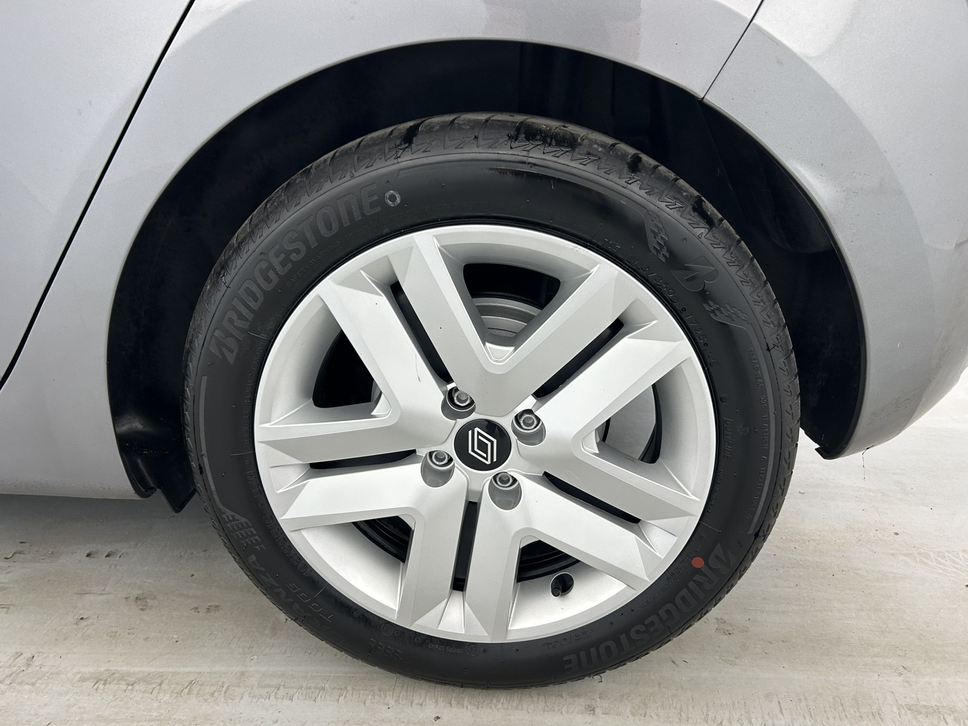 Vente en ligne Renault Clio 5 Clio E-Tech full hybrid 145 ch GSR2 au prix de 18 790 €