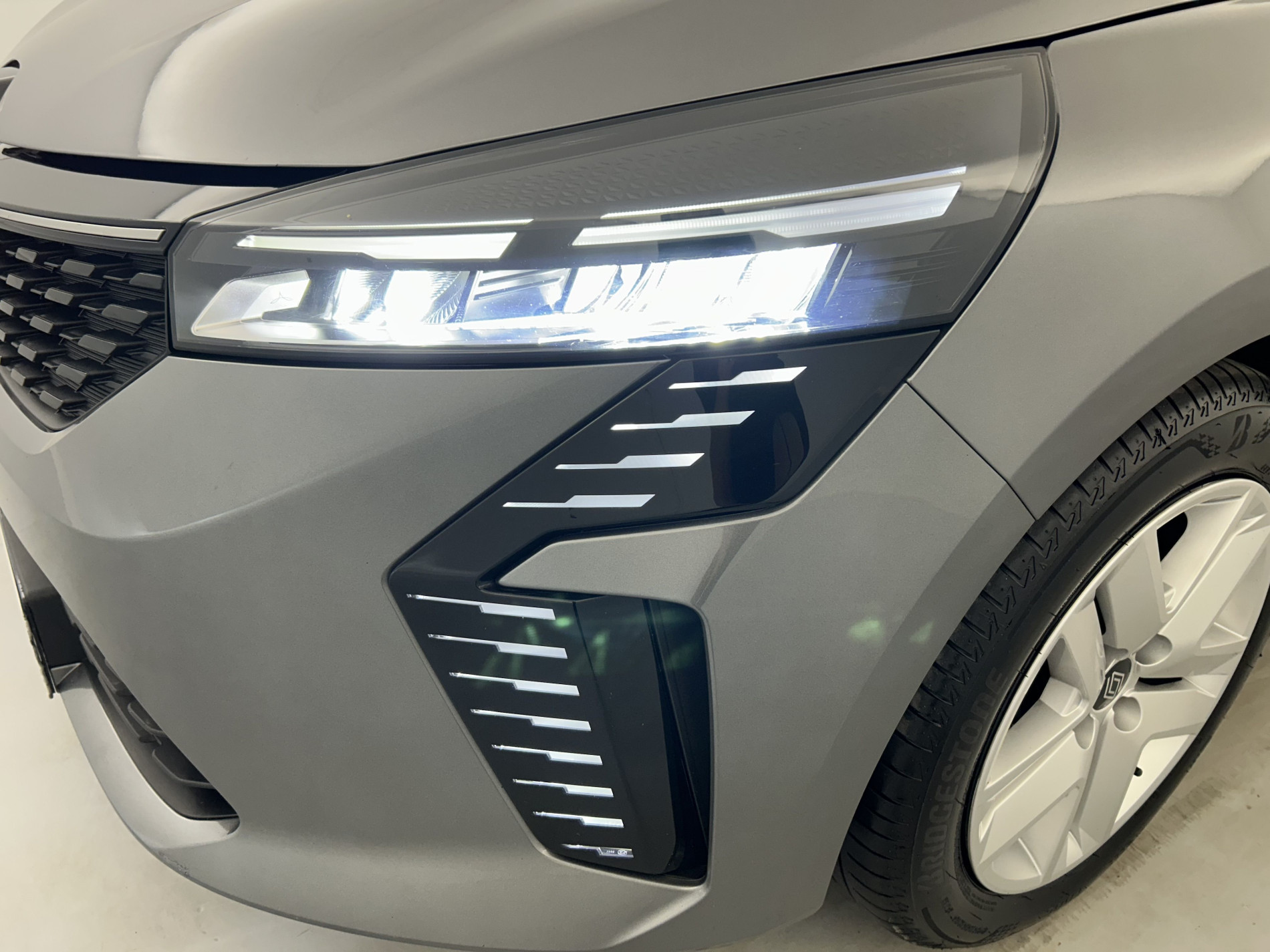 Vente en ligne Renault Clio 5 Clio E-Tech full hybrid 145 ch GSR2 au prix de 18 790 €