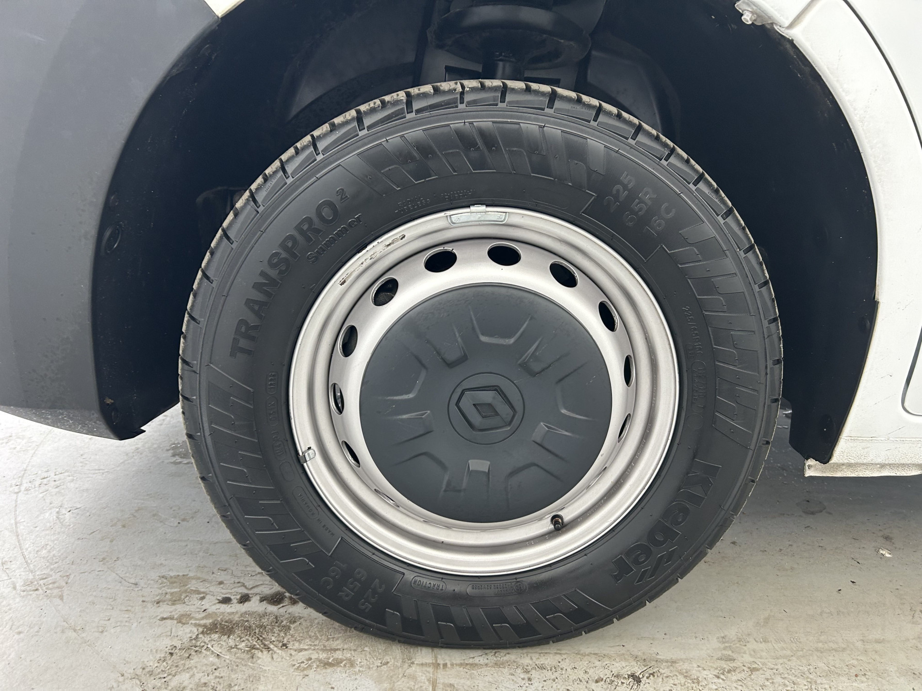 Vente en ligne Renault Master Fourgon MASTER FGN TRAC F3500 L2H2 BLUE DCI 135 au prix de 23 990 €