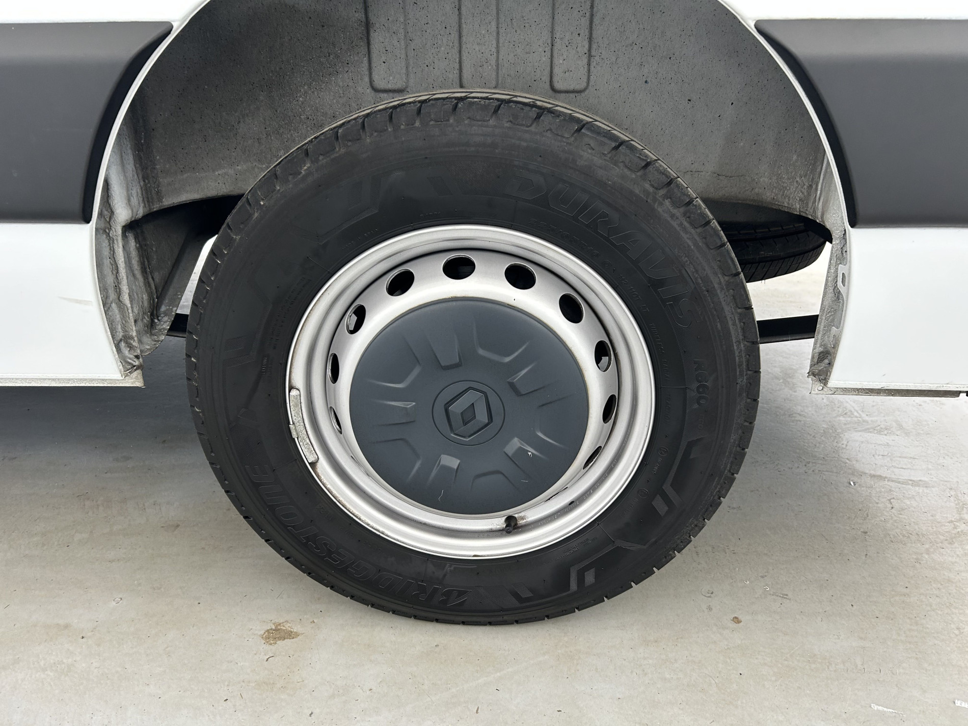 Vente en ligne Renault Master Fourgon MASTER FGN TRAC F3500 L2H2 BLUE DCI 135 au prix de 20 990 €