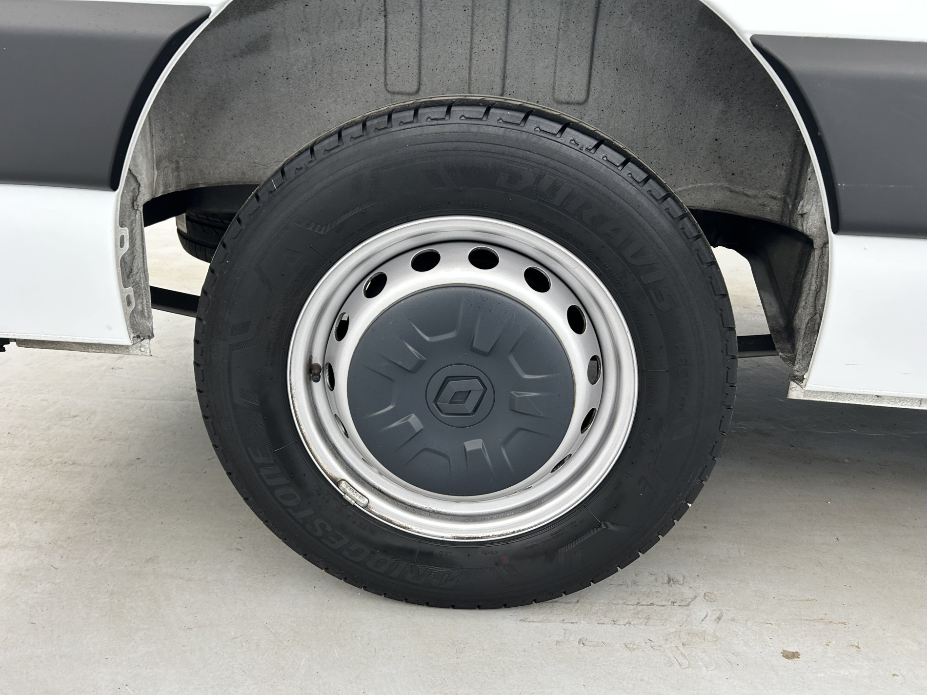 Vente en ligne Renault Master Fourgon MASTER FGN TRAC F3500 L2H2 BLUE DCI 135 au prix de 20 990 €