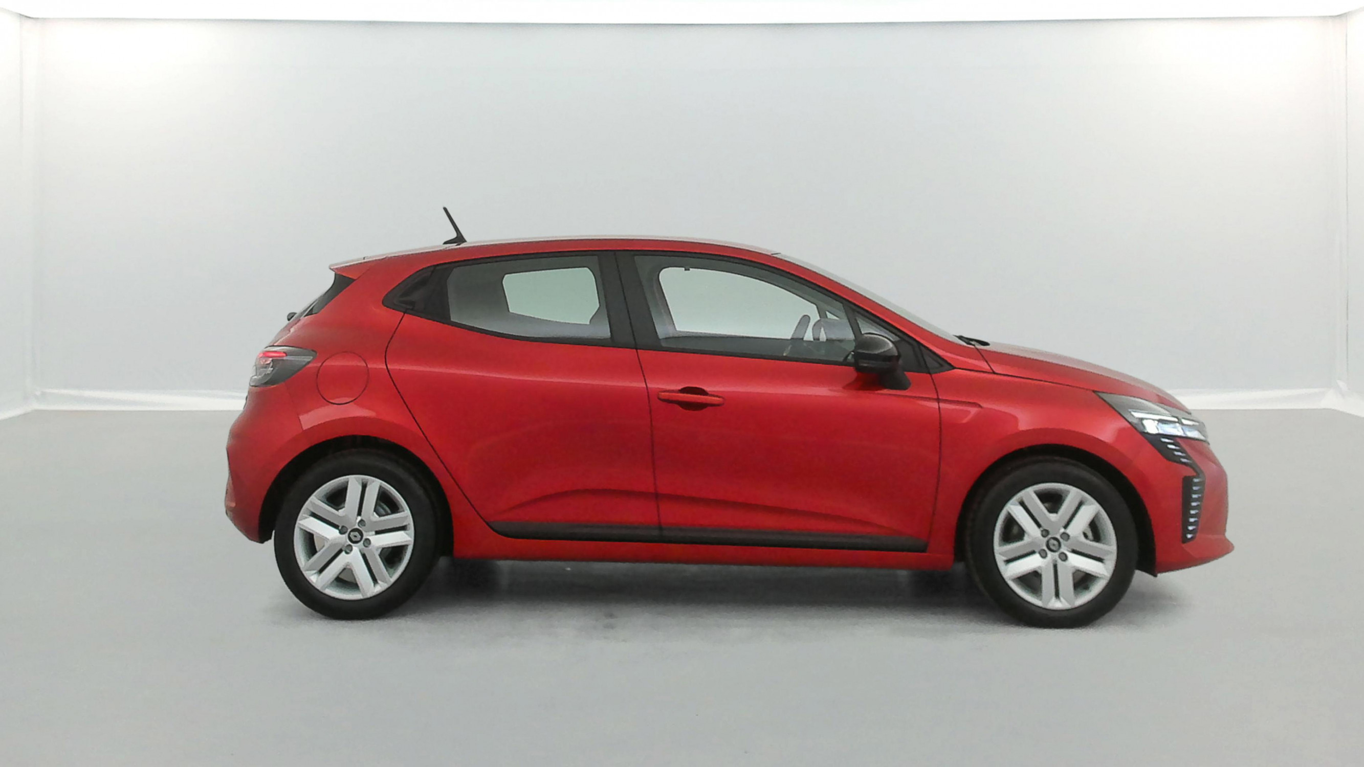 Vente en ligne Renault Clio 5 Clio E-Tech full hybrid 145 ch GSR2 au prix de 18 990 €