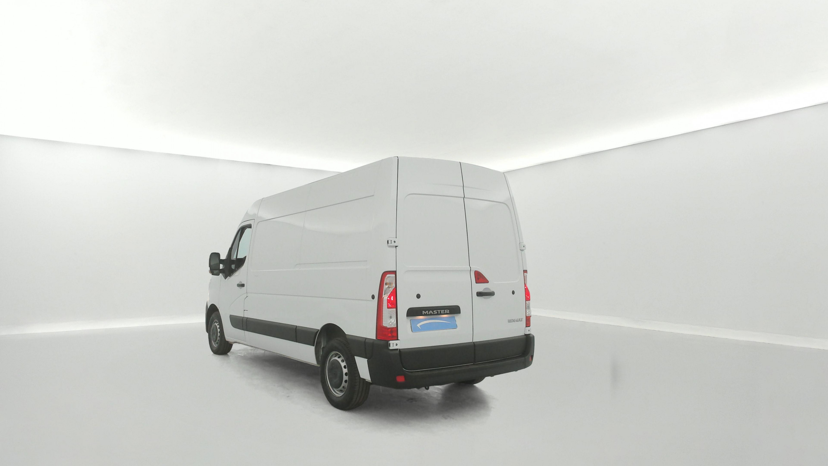 Vente en ligne Renault Master Fourgon MASTER FGN TRAC F3500 L2H2 BLUE DCI 135 au prix de 20 990 €