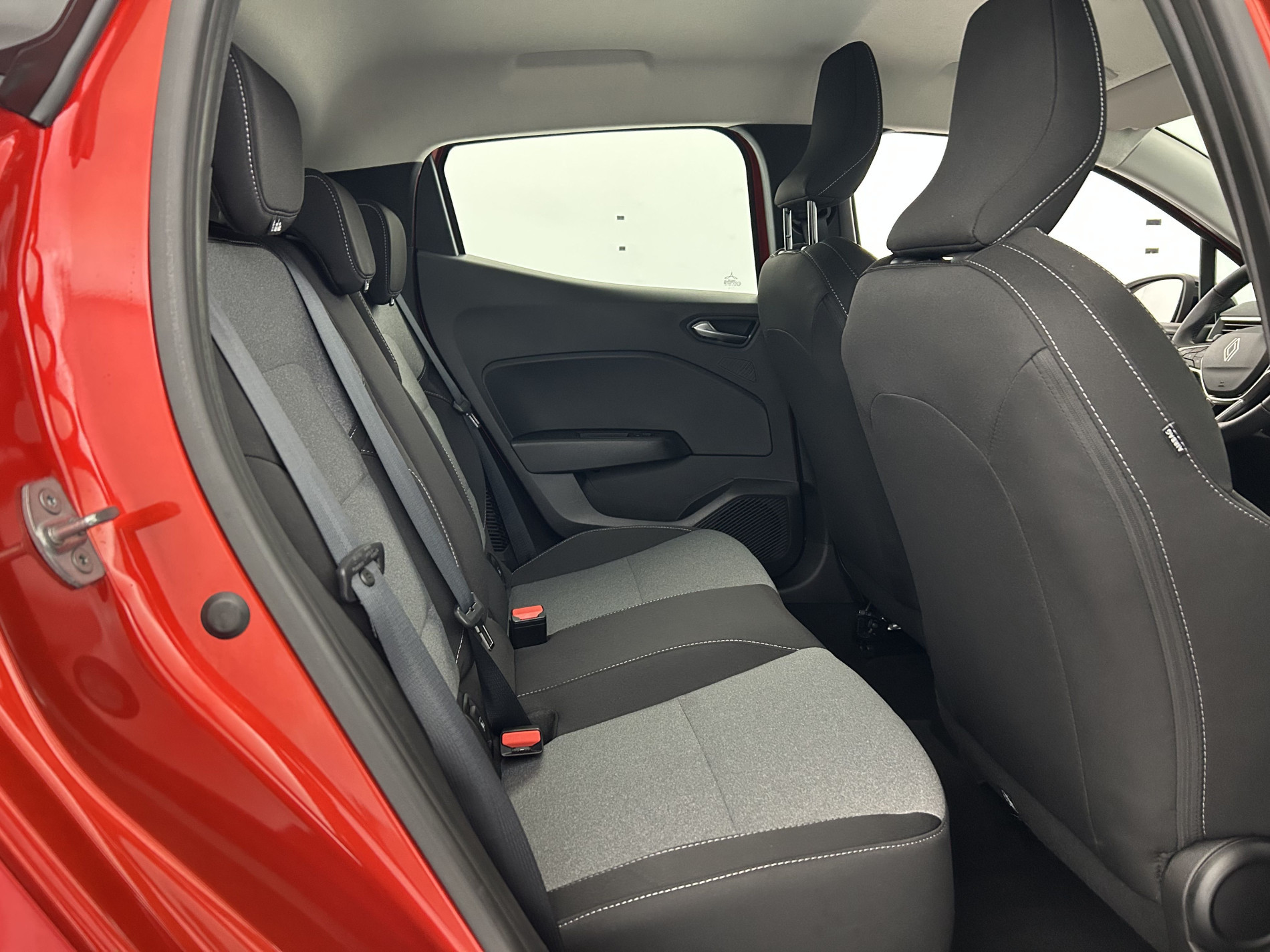 Vente en ligne Renault Clio 5 Clio E-Tech full hybrid 145 ch GSR2 au prix de 18 990 €