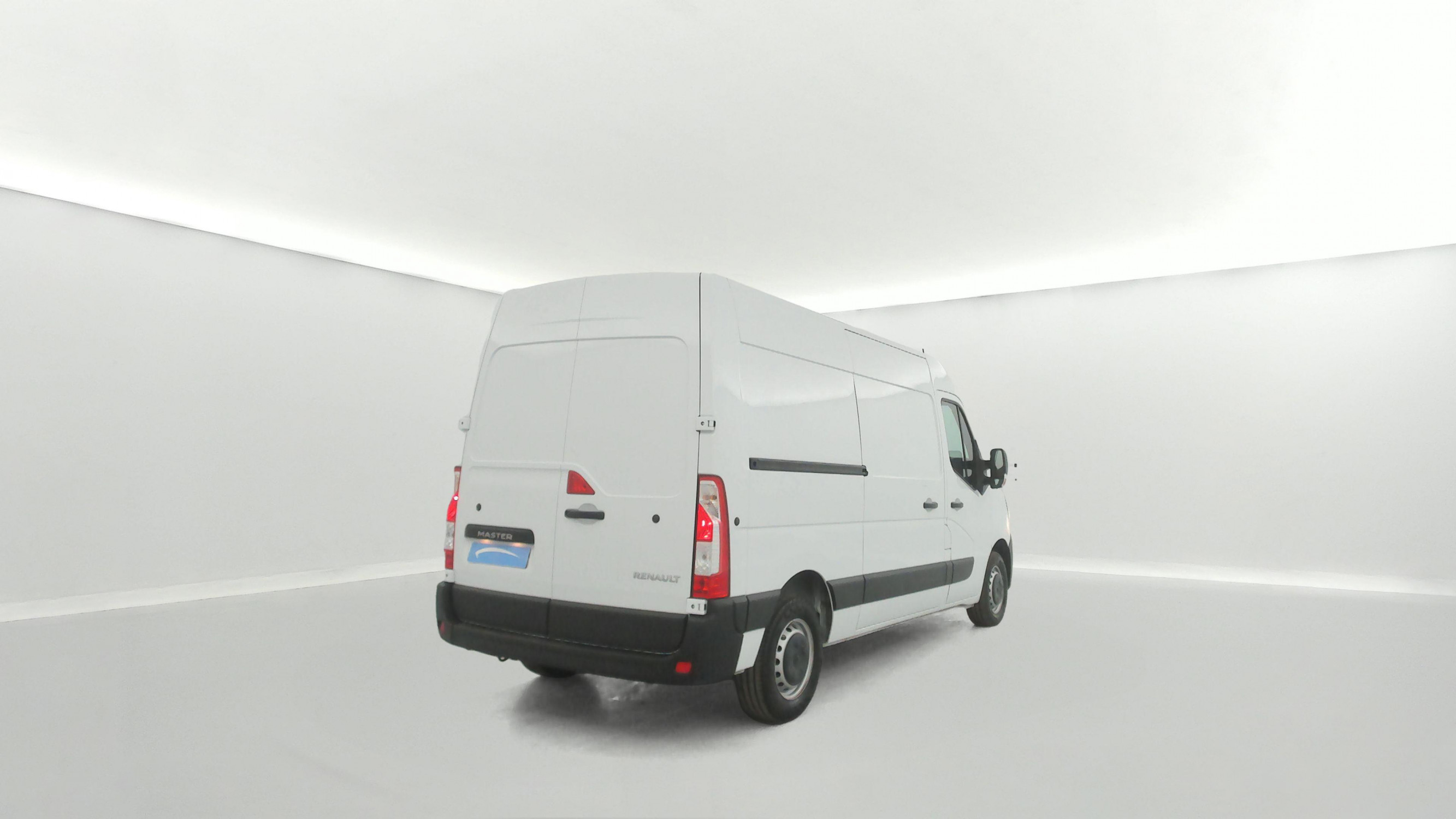 Vente en ligne Renault Master Fourgon MASTER FGN TRAC F3500 L2H2 BLUE DCI 135 au prix de 20 990 €