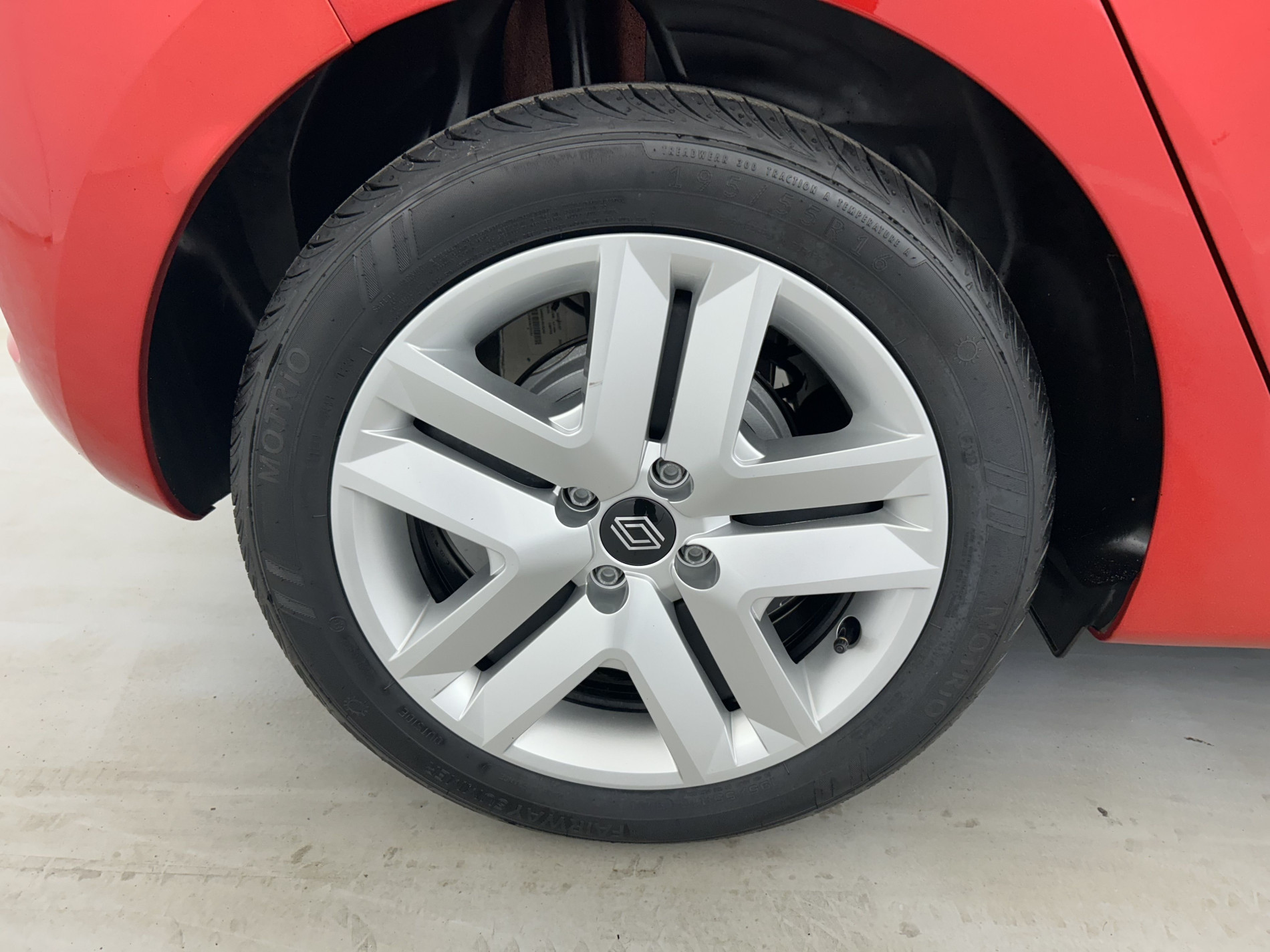 Vente en ligne Renault Clio 5 Clio E-Tech full hybrid 145 ch GSR2 au prix de 18 990 €