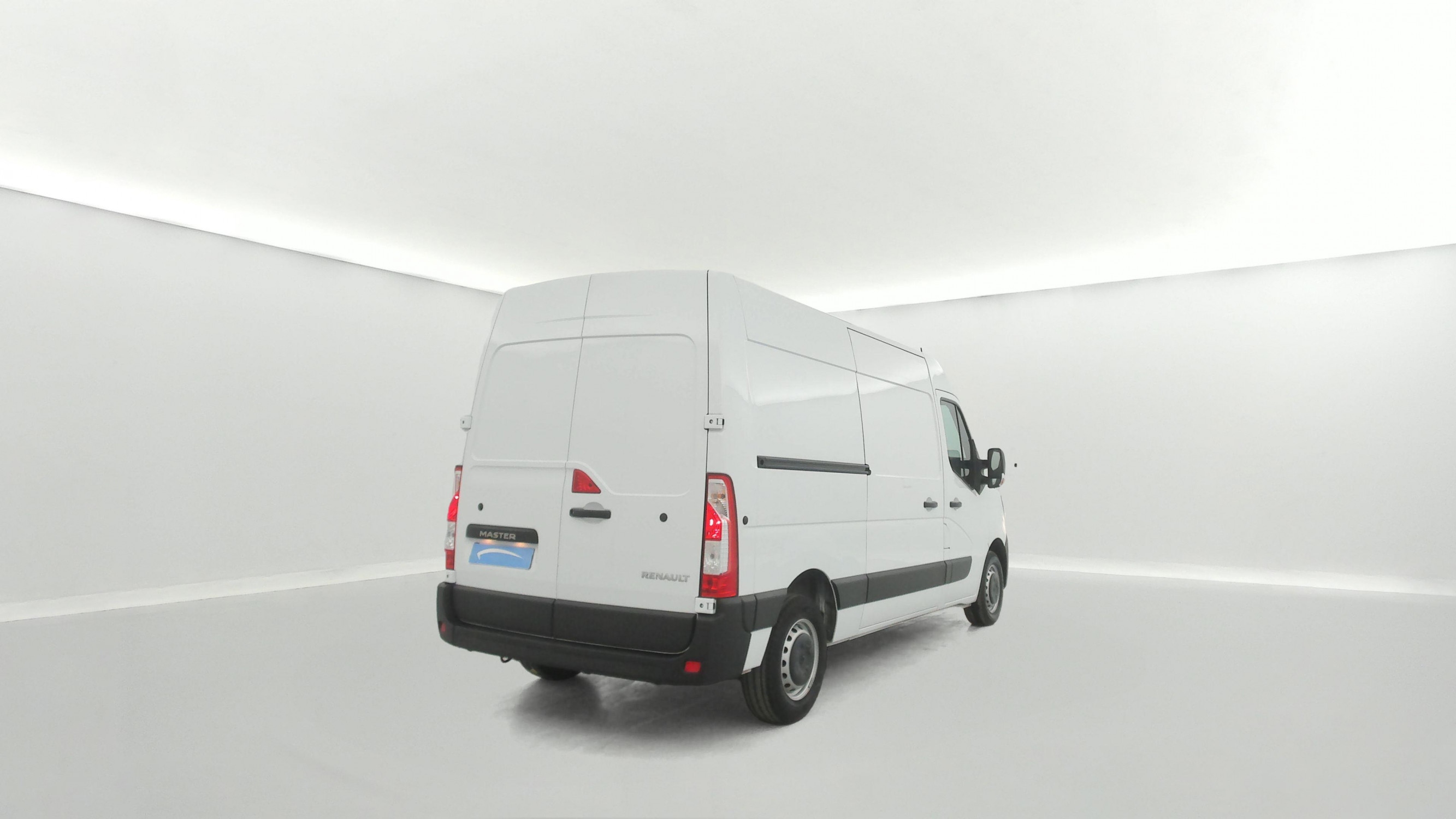 Vente en ligne Renault Master Fourgon MASTER FGN TRAC F3500 L2H2 BLUE DCI 135 au prix de 20 990 €