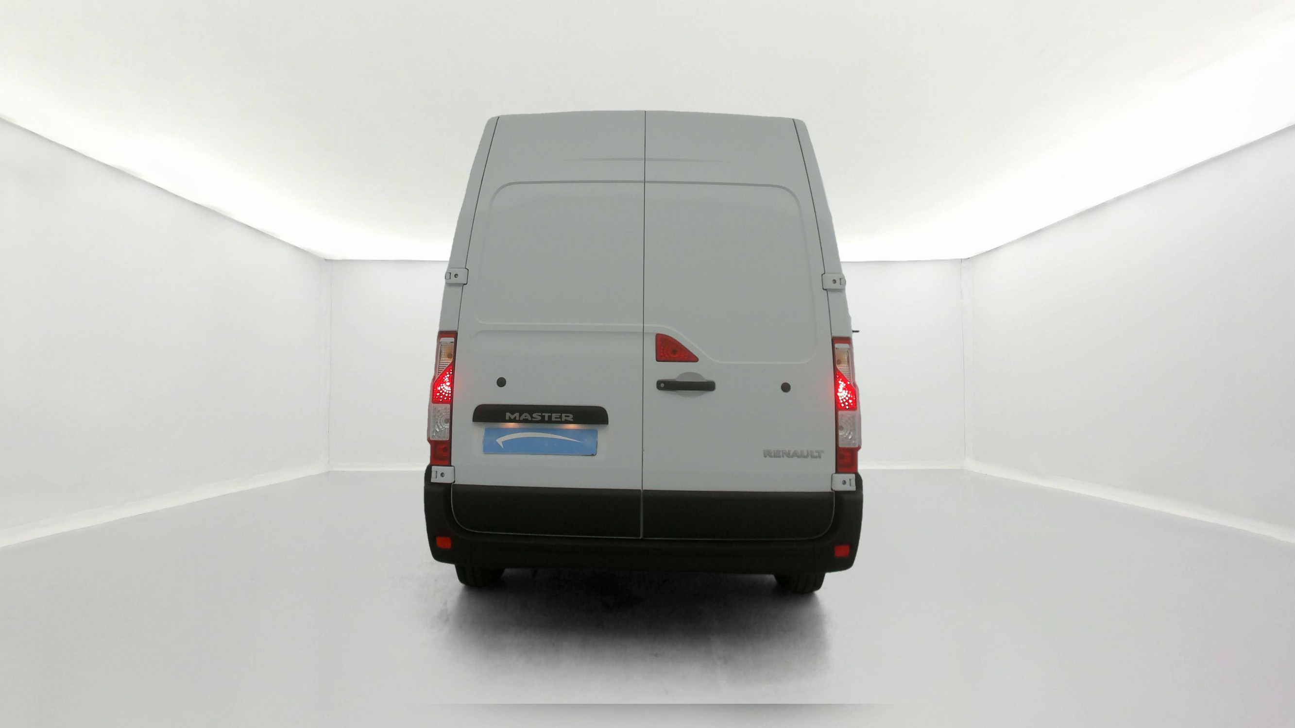 Vente en ligne Renault Master Fourgon MASTER FGN TRAC F3500 L2H2 BLUE DCI 135 au prix de 20 990 €
