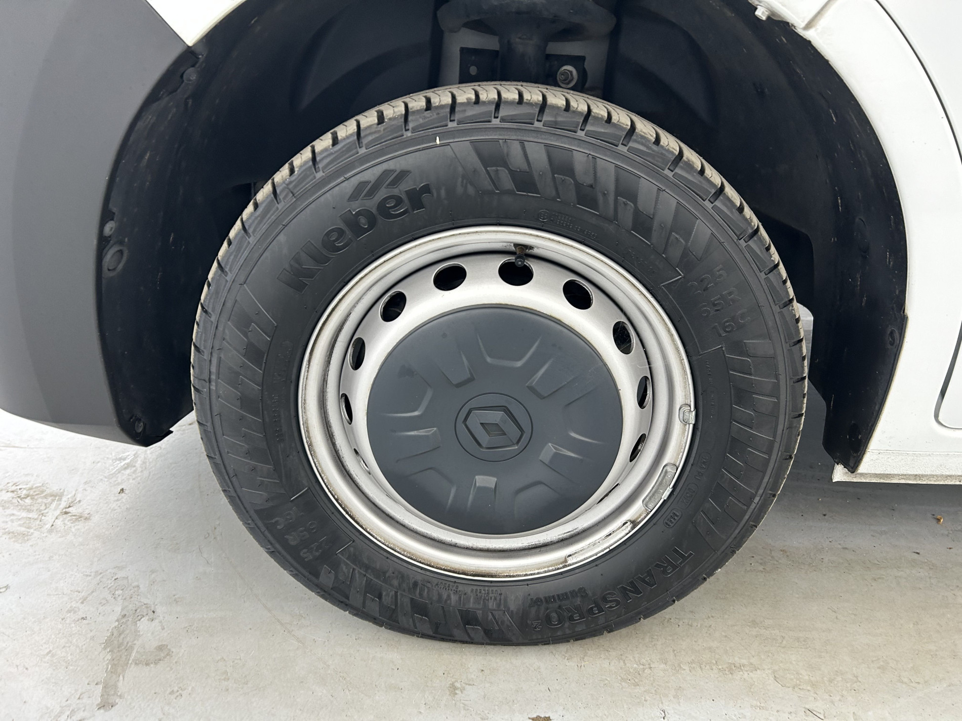 Vente en ligne Renault Master Fourgon MASTER FGN TRAC F3500 L2H2 BLUE DCI 135 au prix de 20 990 €