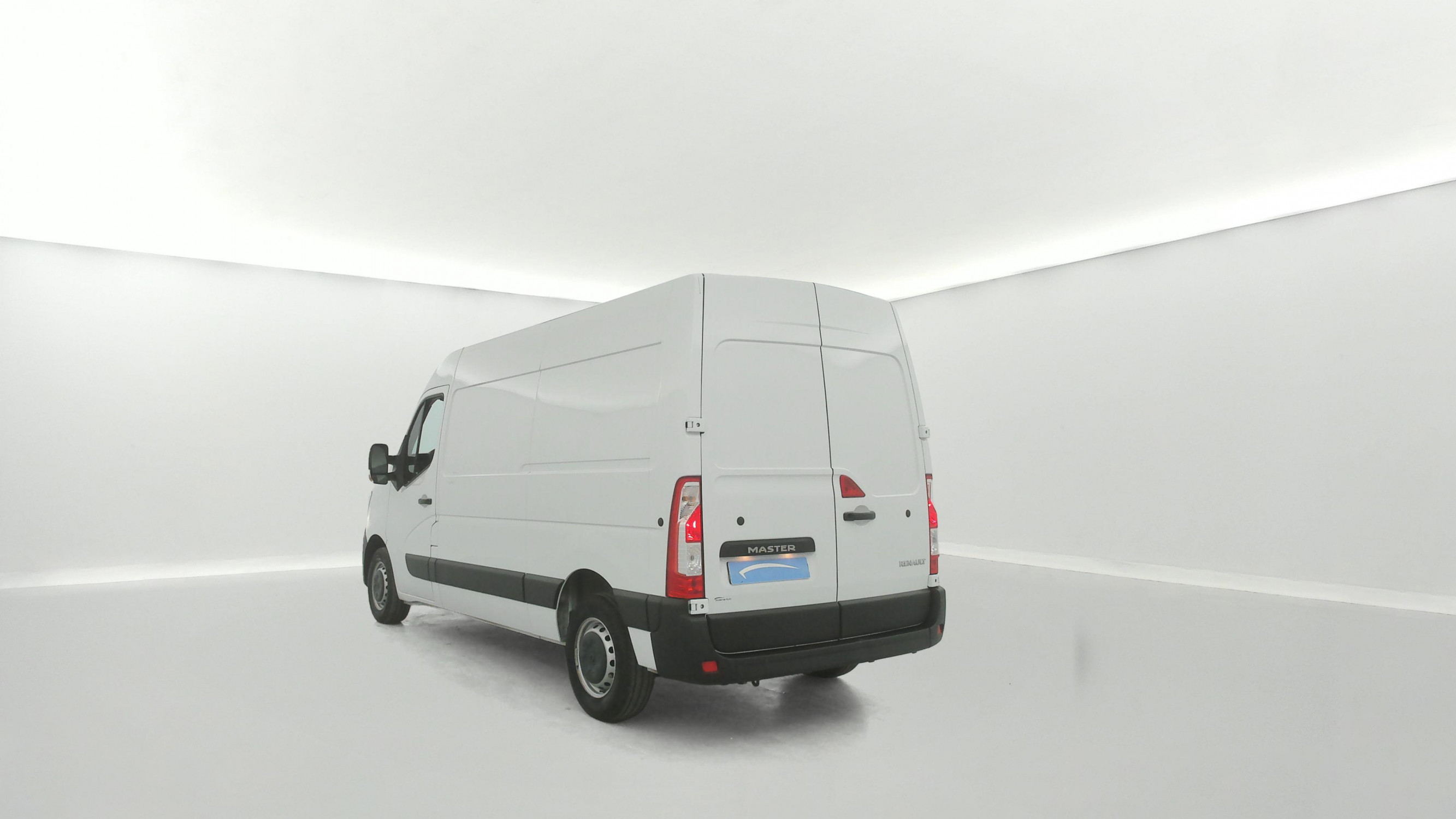 Vente en ligne Renault Master Fourgon MASTER FGN TRAC F3500 L2H2 BLUE DCI 135 au prix de 20 990 €