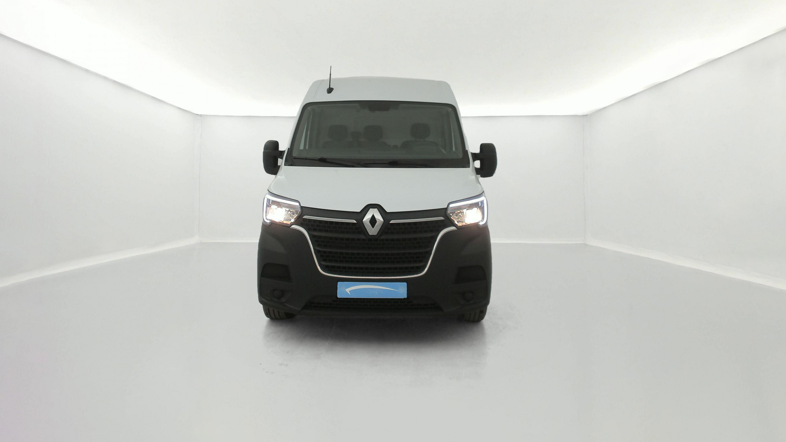 Vente en ligne Renault Master Fourgon MASTER FGN TRAC F3500 L2H2 BLUE DCI 135 au prix de 20 990 €