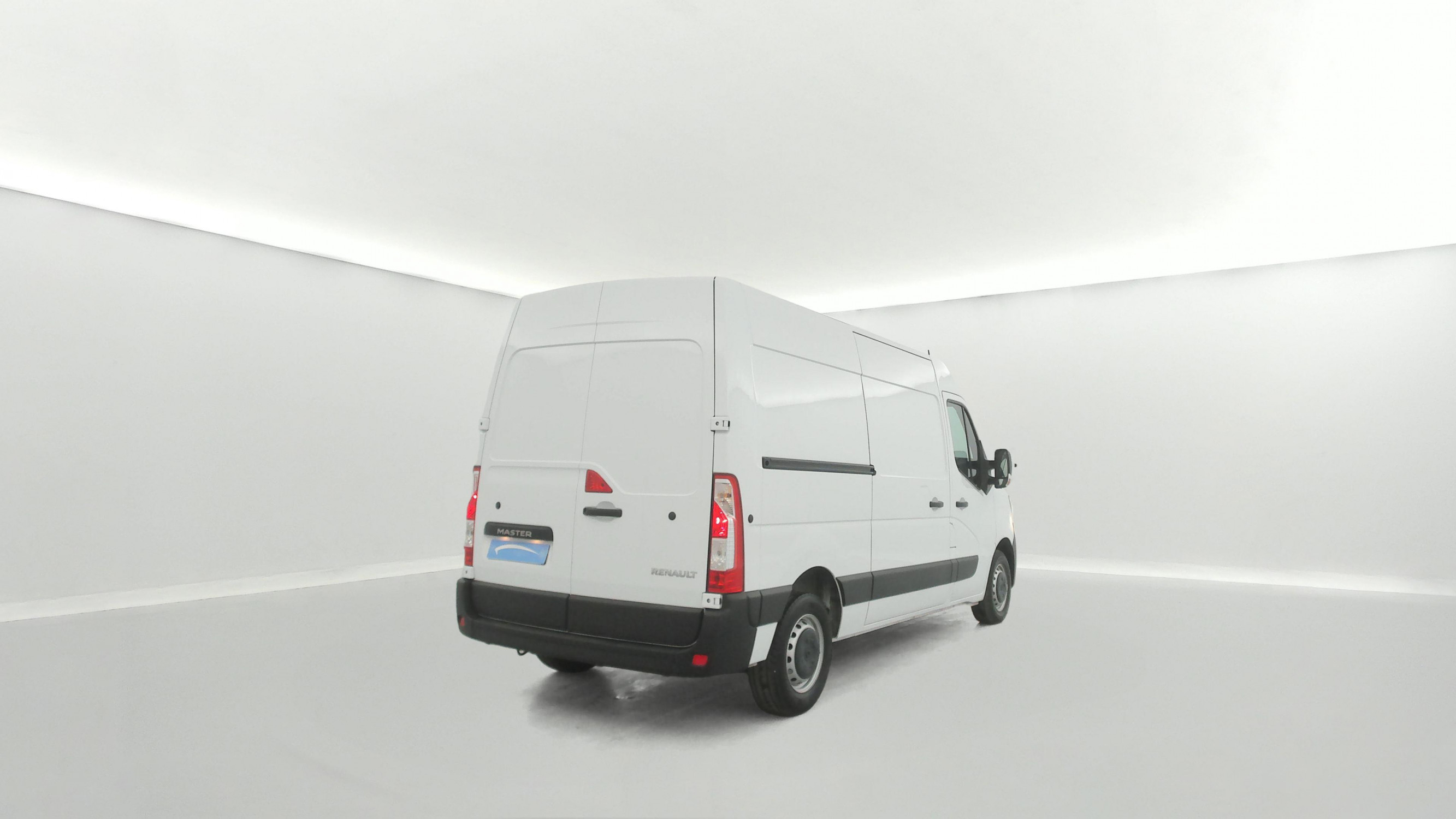 Vente en ligne Renault Master Fourgon MASTER FGN TRAC F3500 L2H2 BLUE DCI 135 au prix de 20 990 €