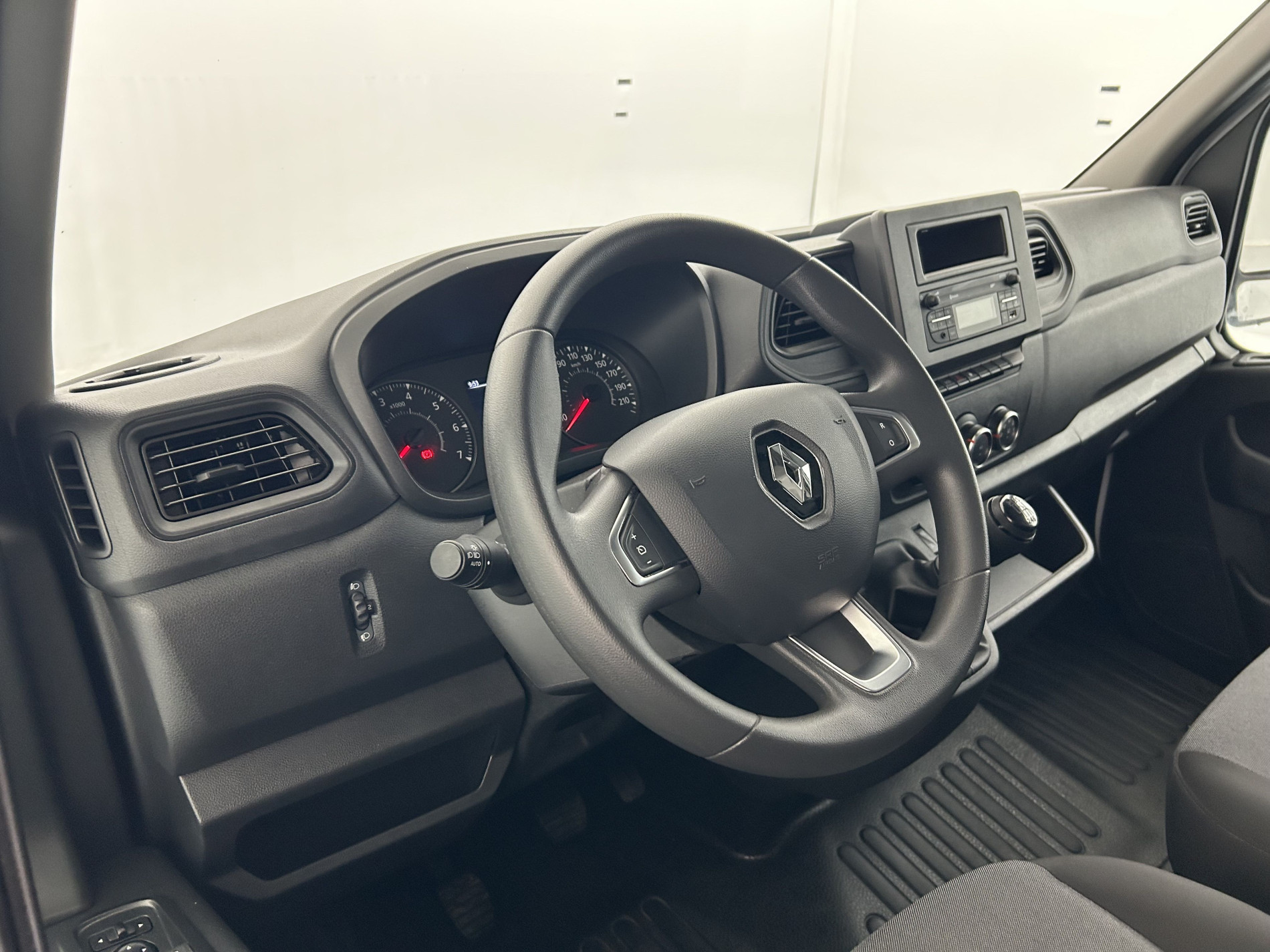 Vente en ligne Renault Master Fourgon MASTER FGN TRAC F3500 L2H2 BLUE DCI 135 au prix de 20 990 €
