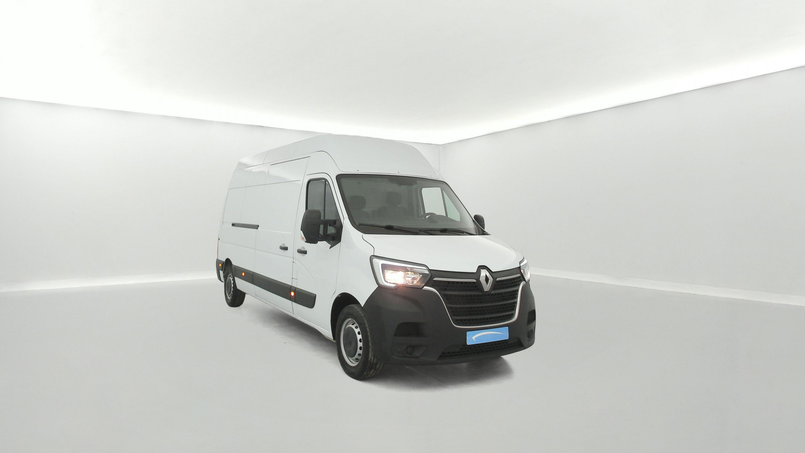 Vente en ligne Renault Master Fourgon MASTER FGN TRAC F3500 L3H3 BLUE DCI 135 au prix de 24 990 €