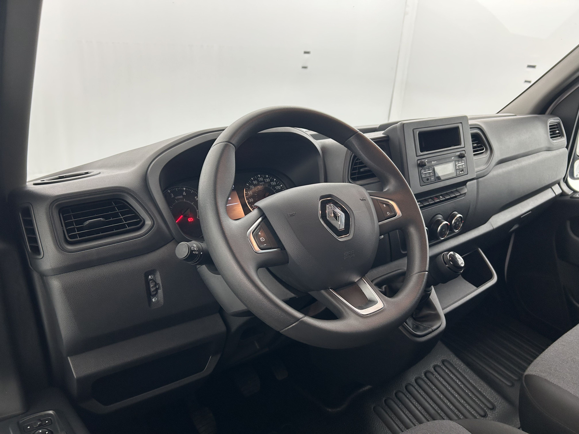 Vente en ligne Renault Master Fourgon MASTER FGN TRAC F3500 L2H2 BLUE DCI 135 au prix de 20 990 €