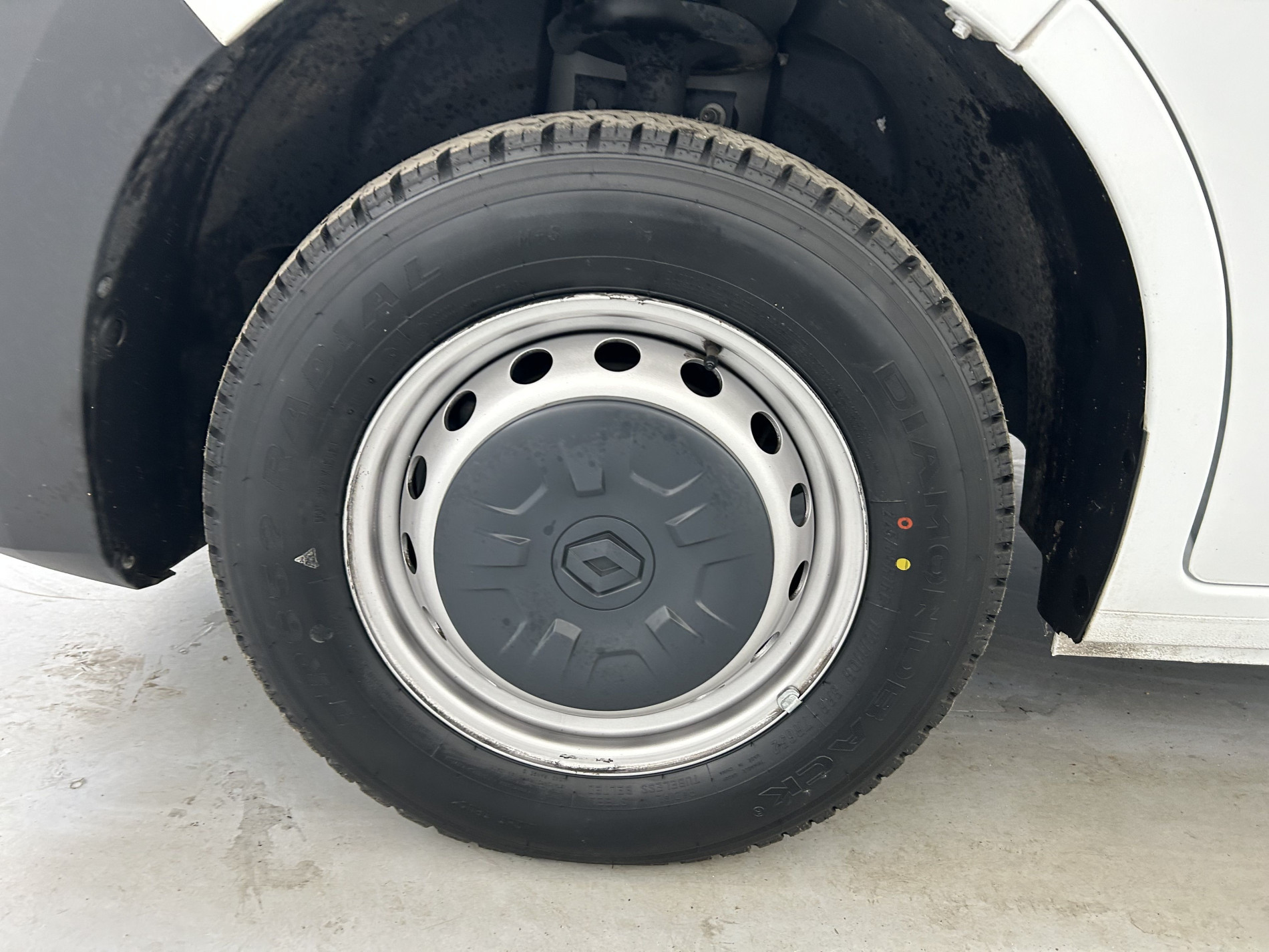 Vente en ligne Renault Master Fourgon MASTER FGN TRAC F3500 L2H2 BLUE DCI 135 au prix de 20 990 €
