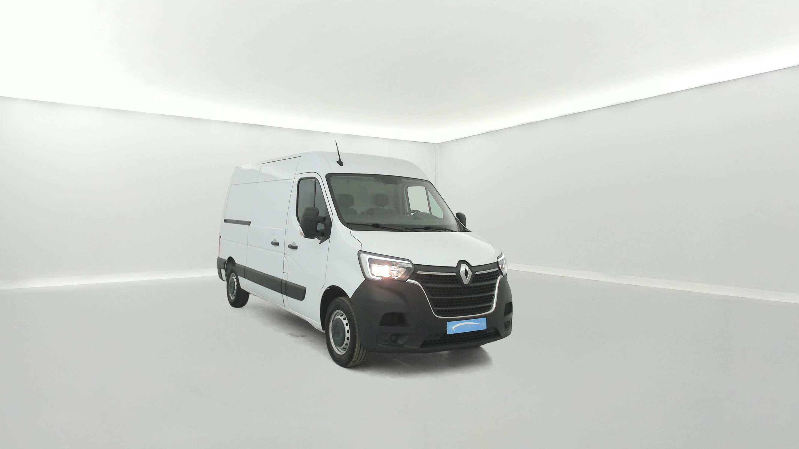 Vente en ligne Renault Master Fourgon MASTER FGN TRAC F3500 L2H2 BLUE DCI 135 au prix de 20 990 €